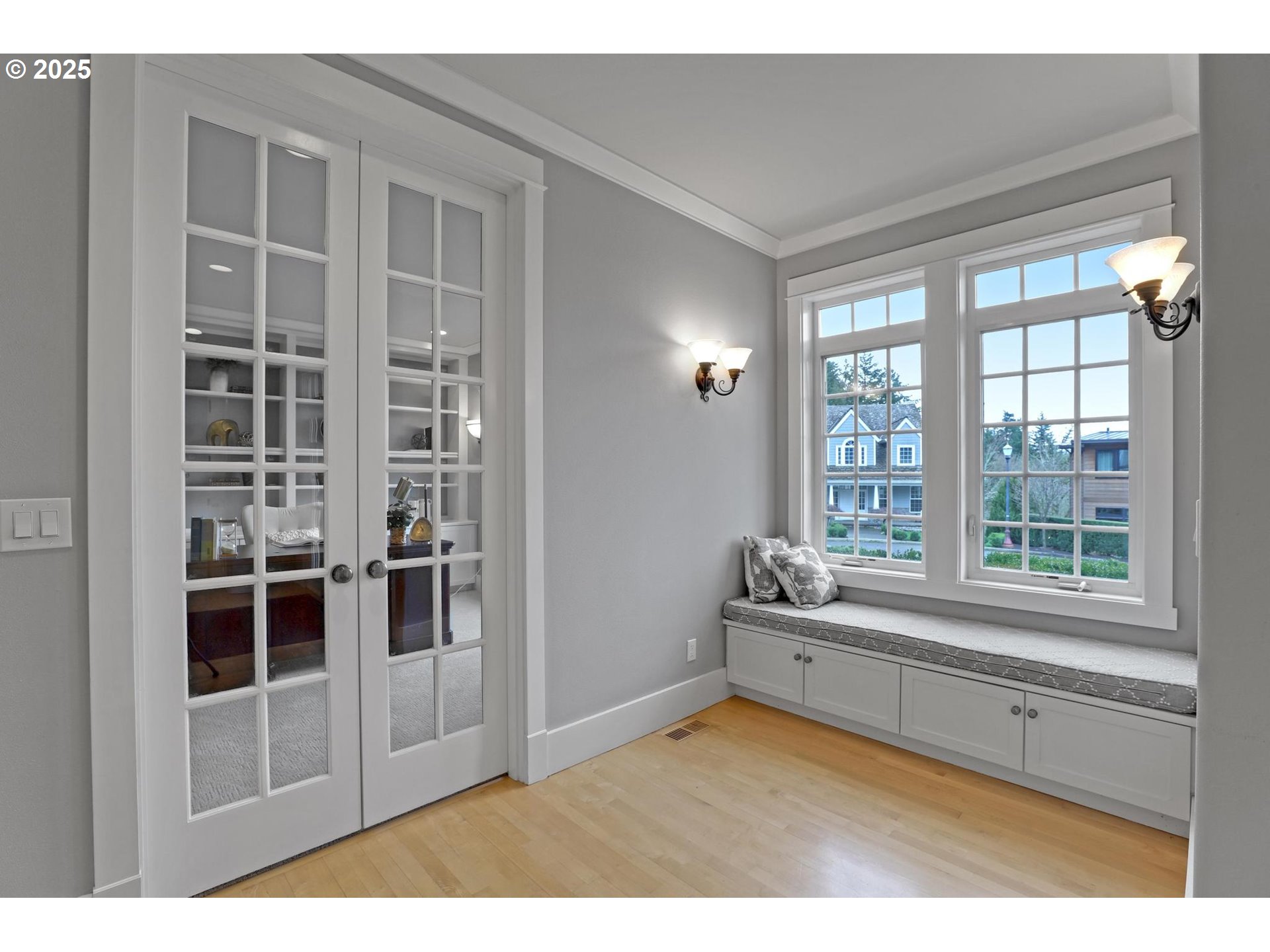 8711 NW TERRACEVIEW CT