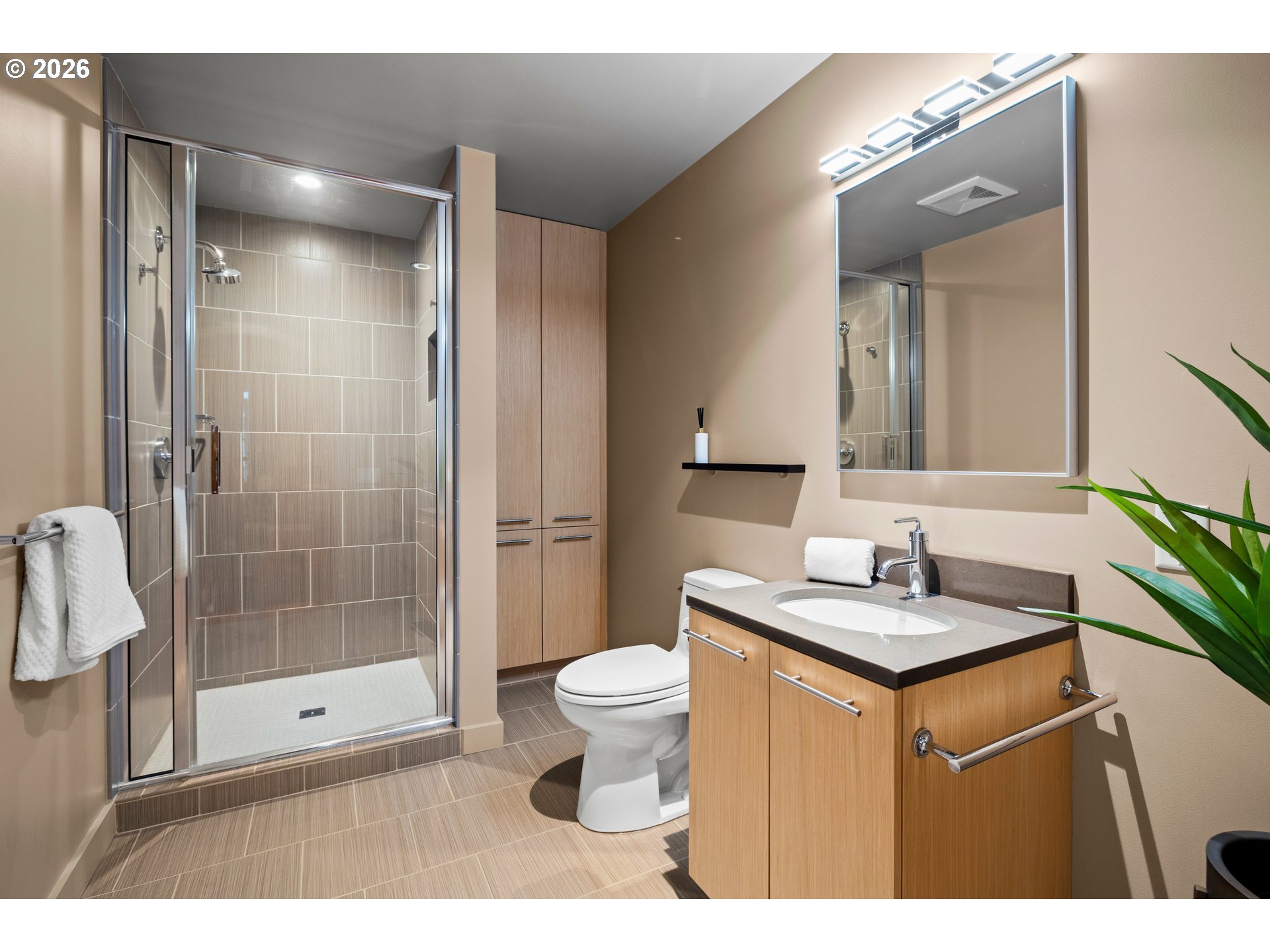 949 NW OVERTON ST 301