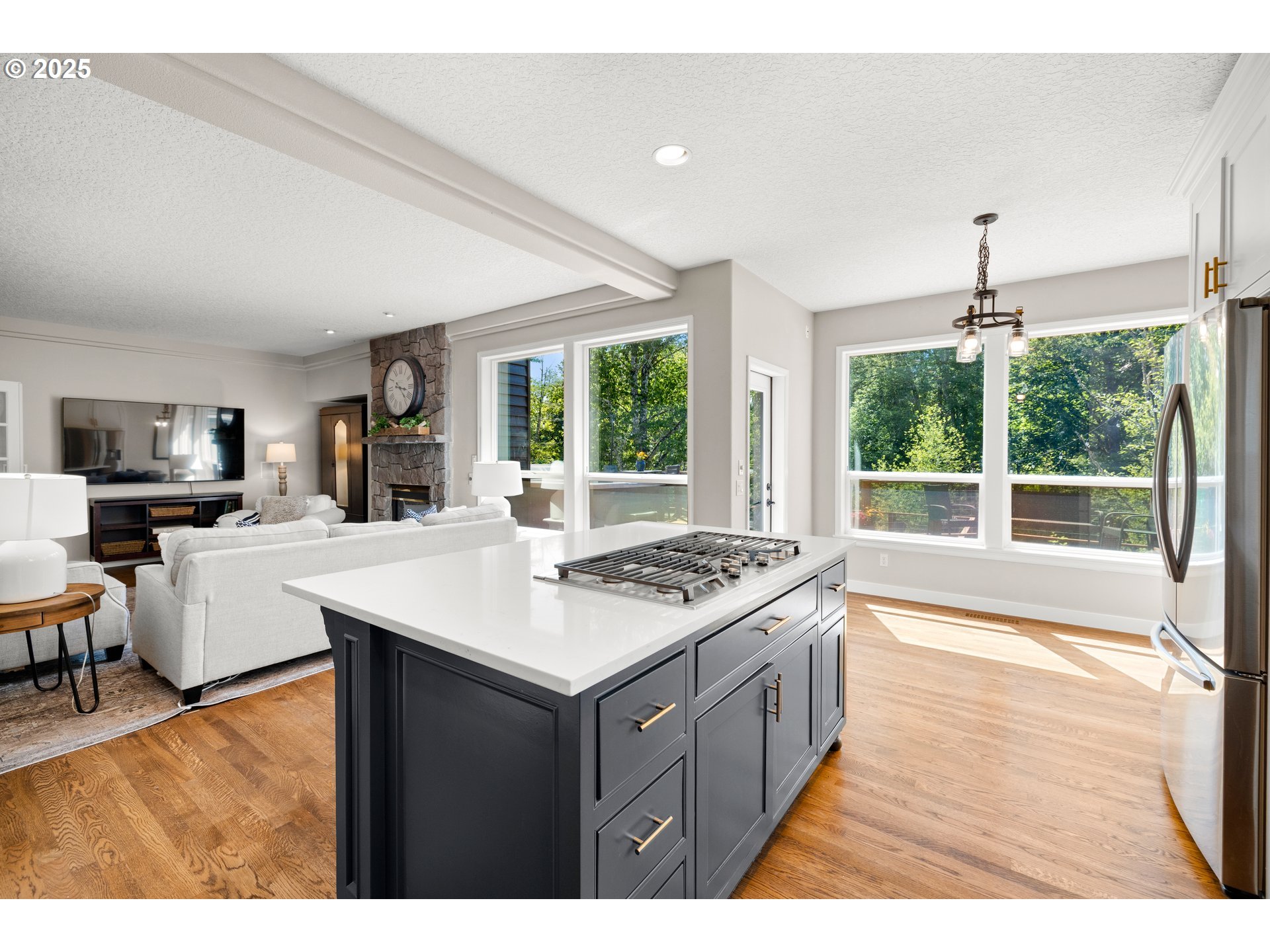 28563 SW CASCADE LOOP