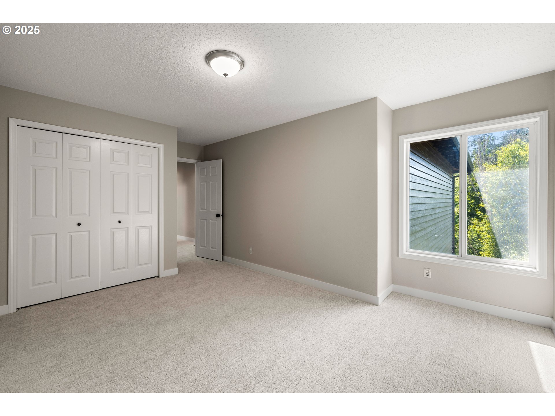 28563 SW CASCADE LOOP