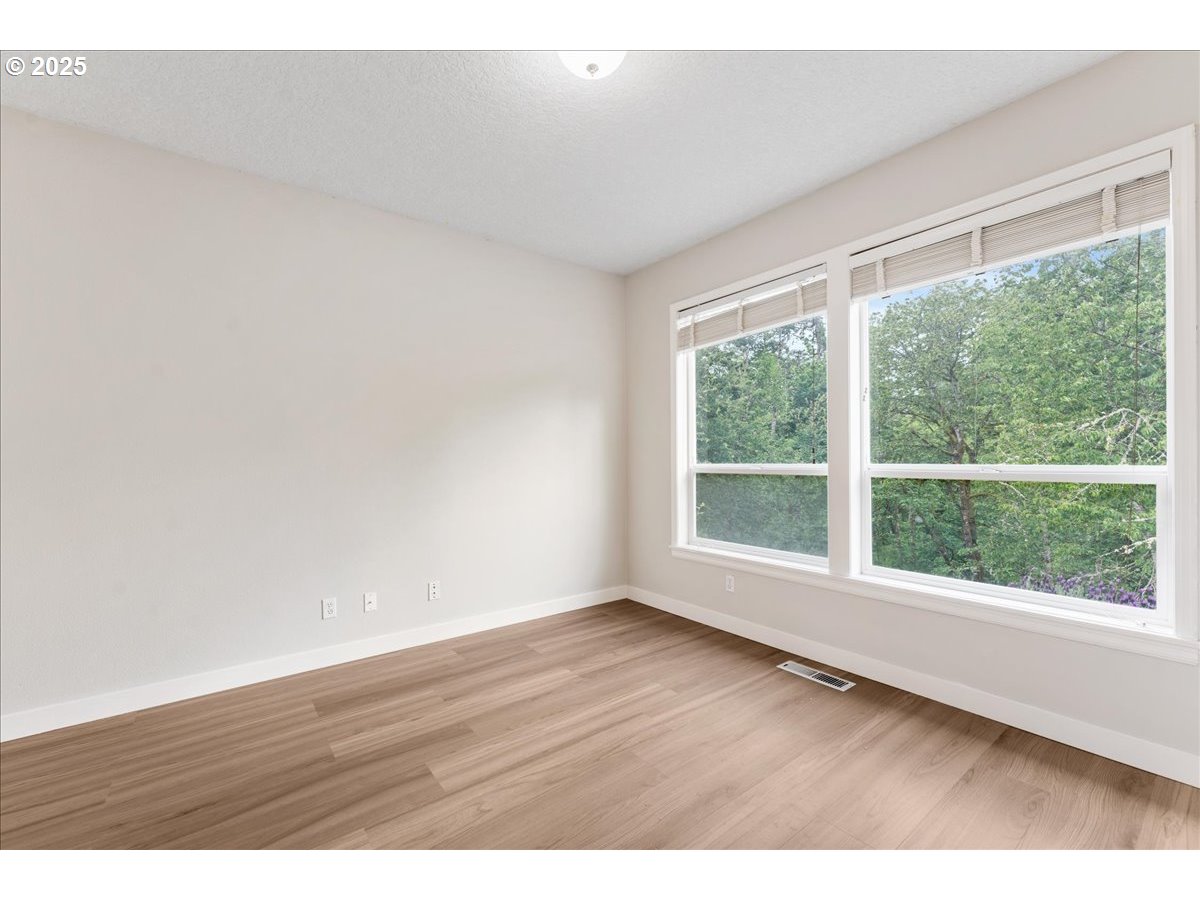 28563 SW CASCADE LOOP