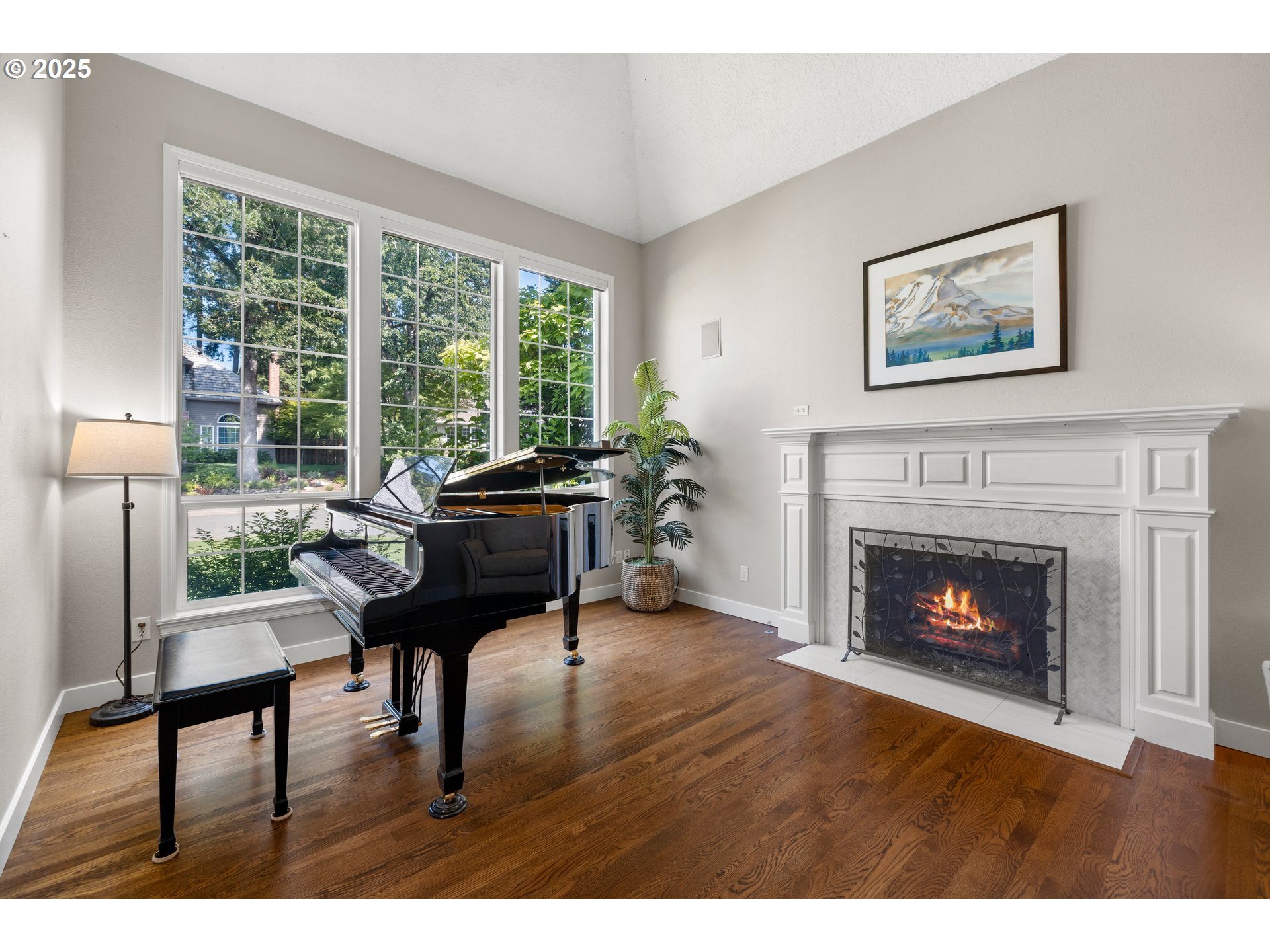 28563 SW CASCADE LOOP