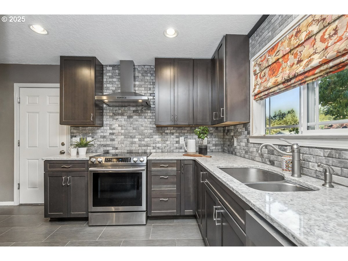 16175 SW ROYALTY PKWY