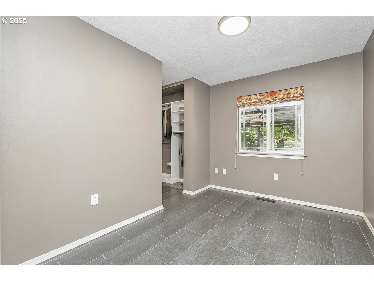 16175 SW ROYALTY PKWY