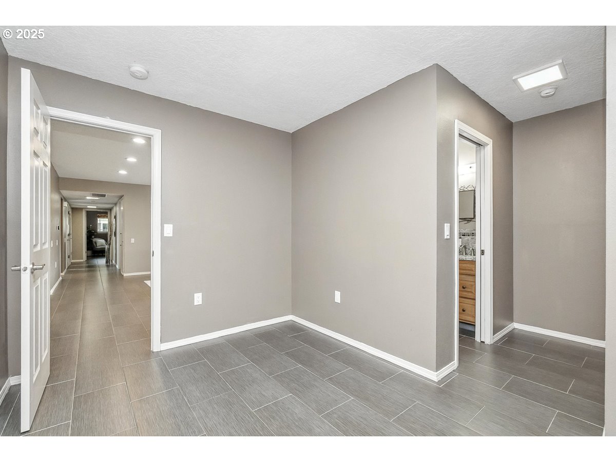 16175 SW ROYALTY PKWY