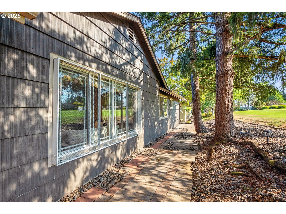 16175 SW ROYALTY PKWY