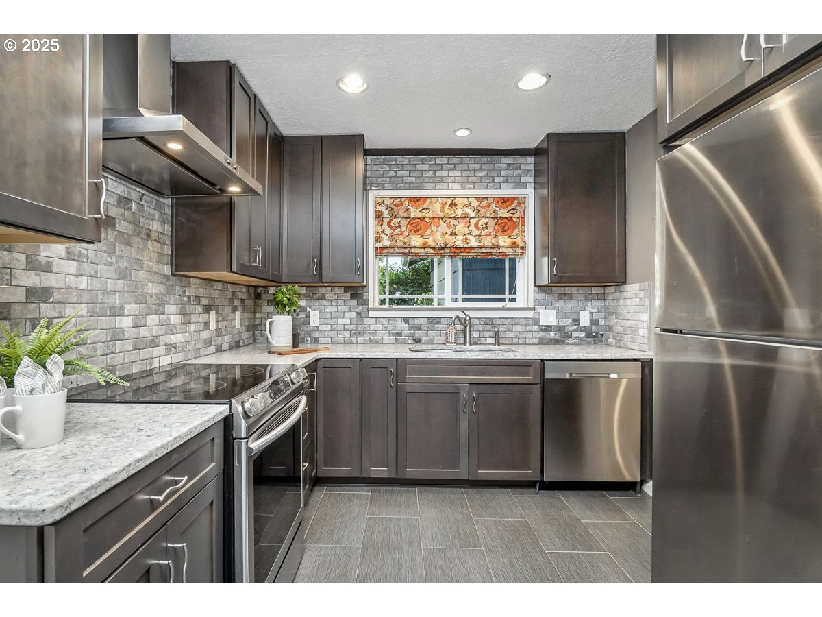 16175 SW ROYALTY PKWY