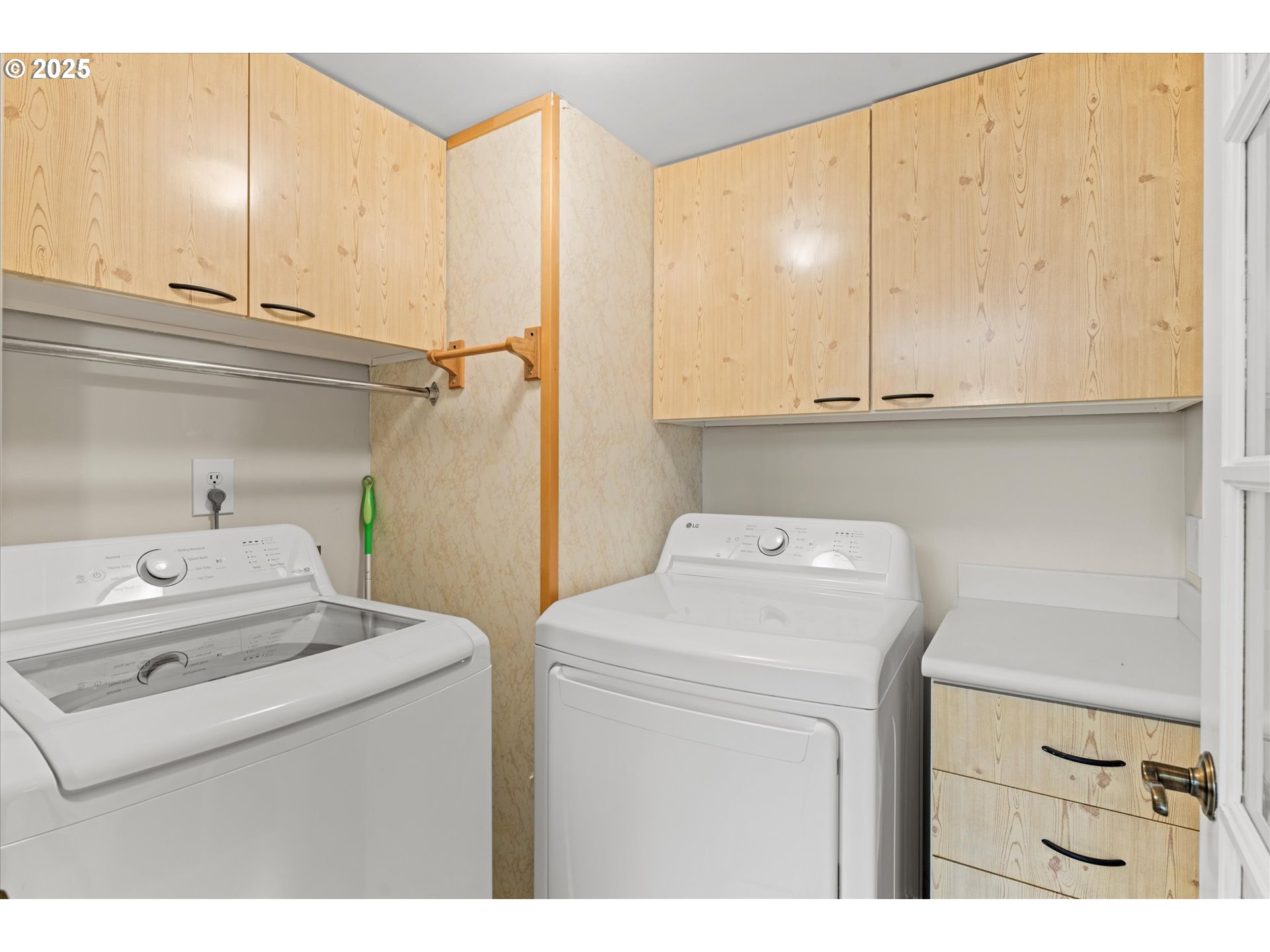 6665 W BURNSIDE RD 438, Portland Unit: 438