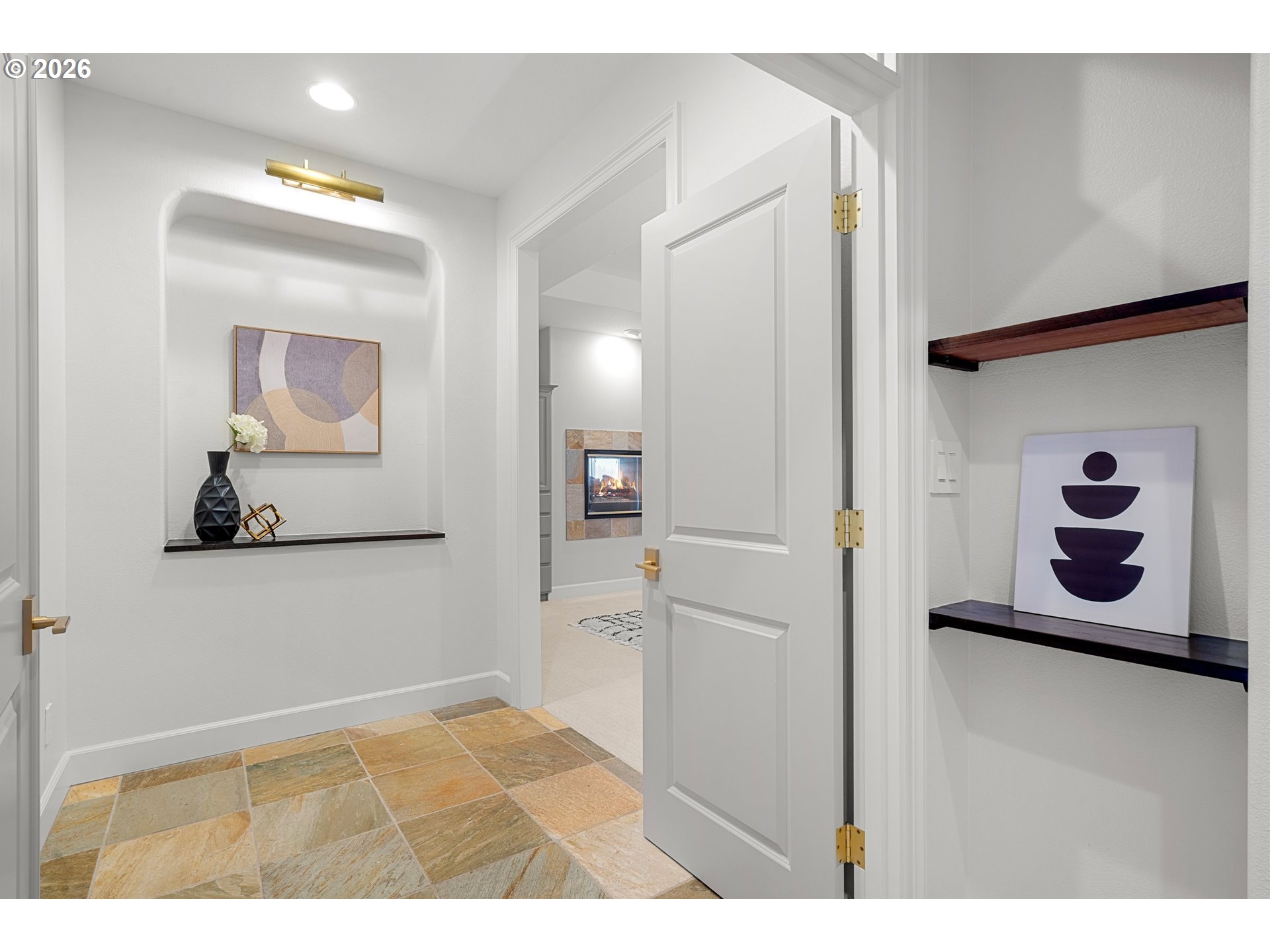 1811 NW CEDAR RIDGE DR