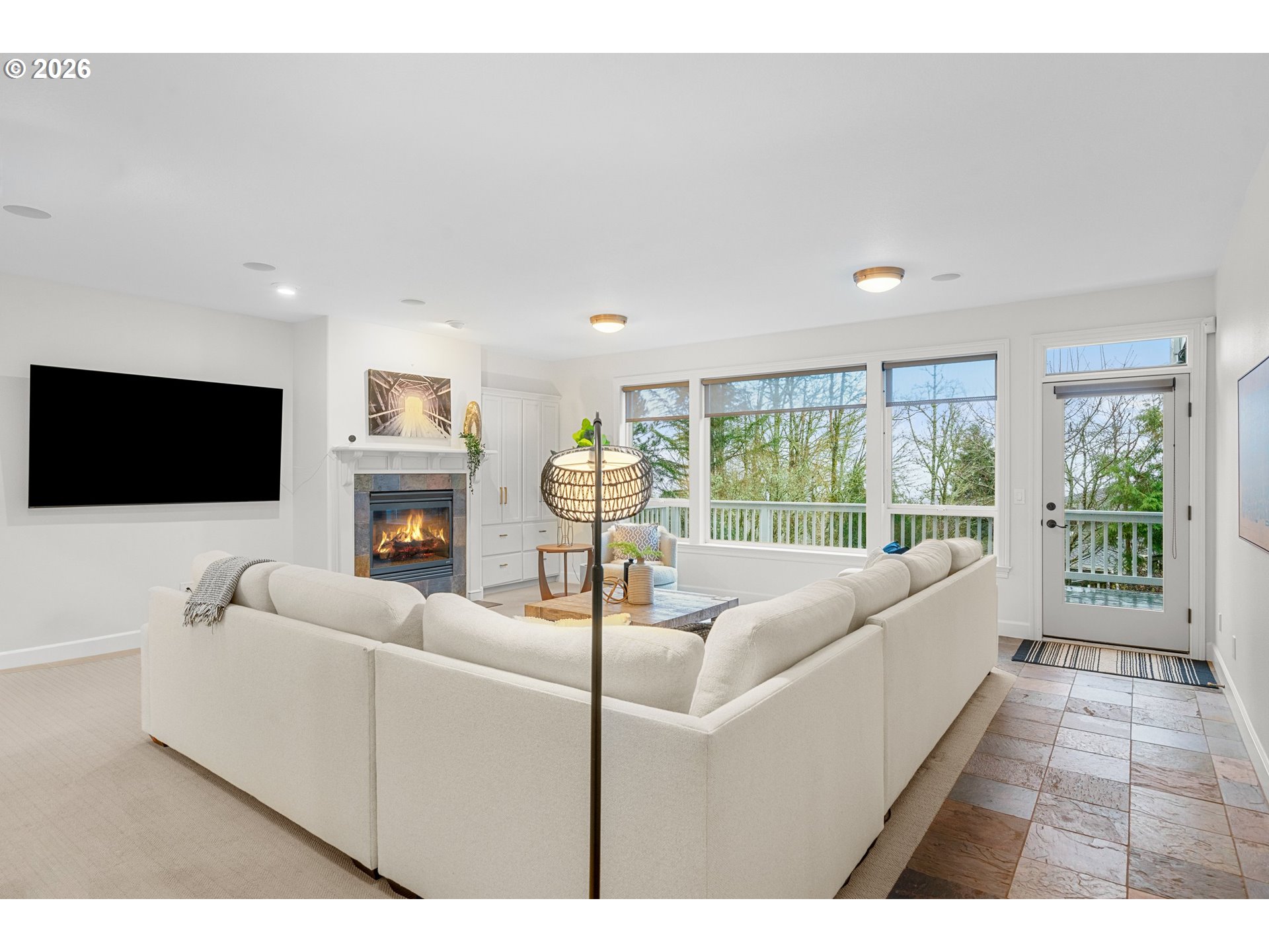 1811 NW CEDAR RIDGE DR