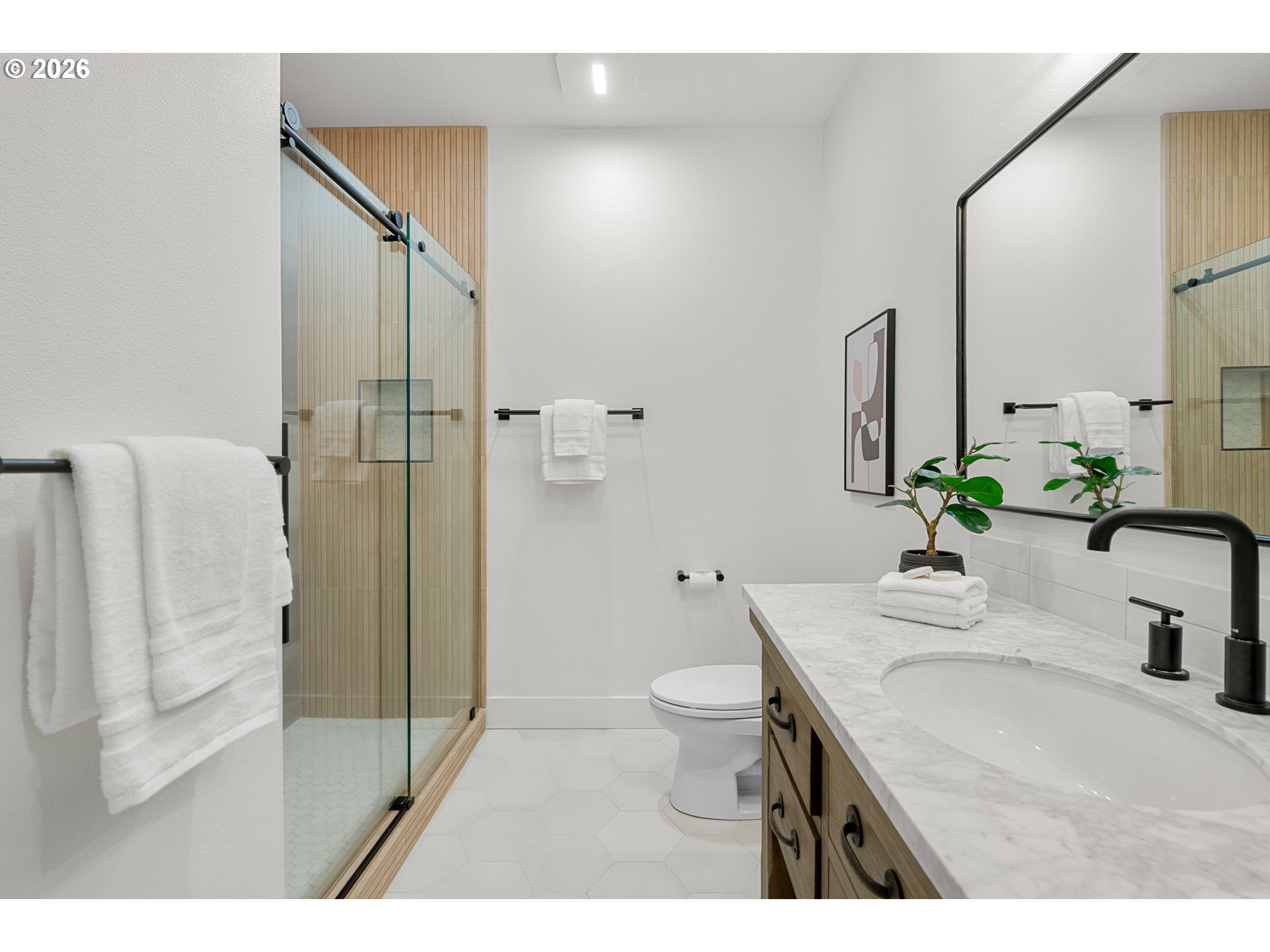 1811 NW CEDAR RIDGE DR