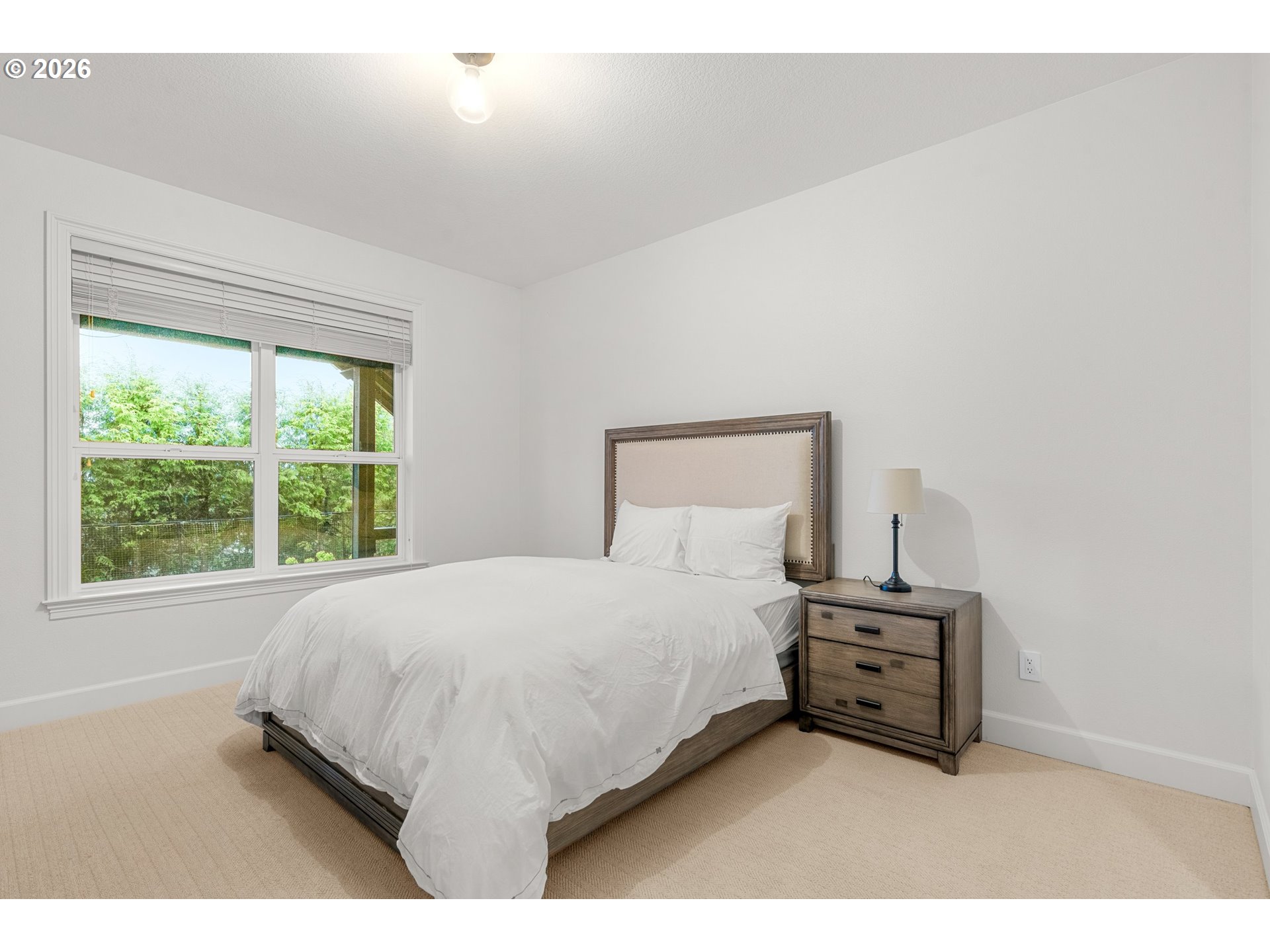 1811 NW CEDAR RIDGE DR