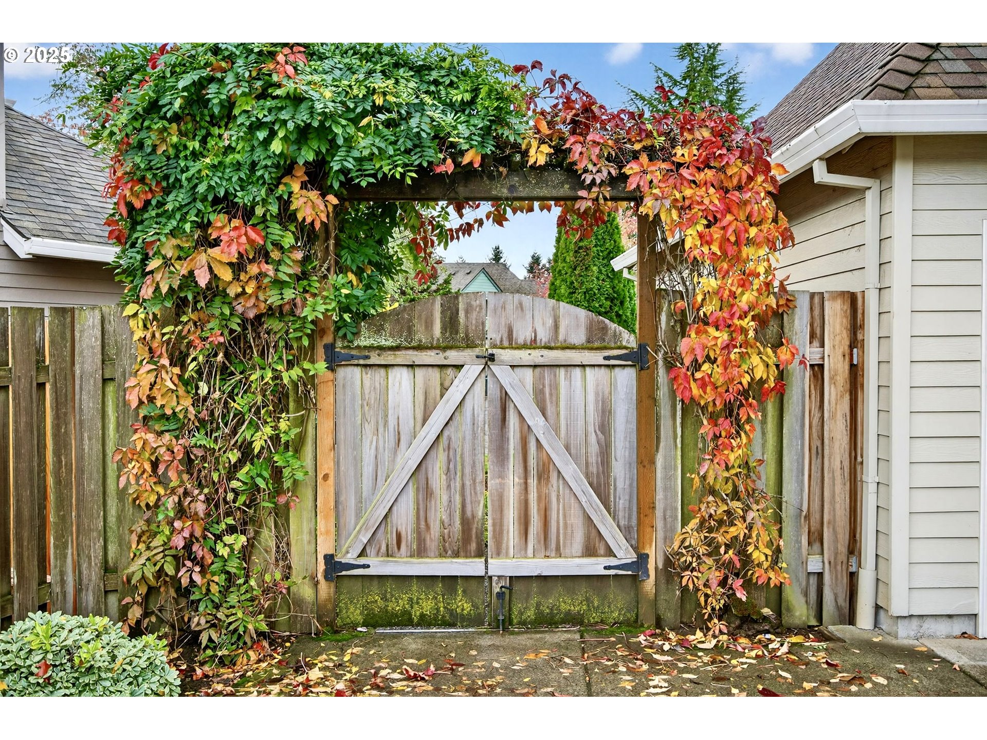 6889 SW HOLLYBROOK CT