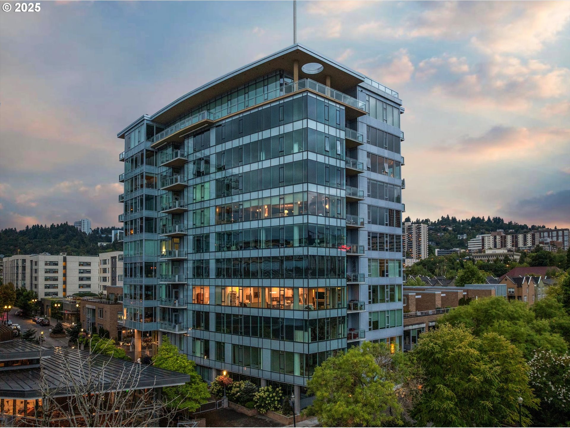 1900 S RIVER DR N402