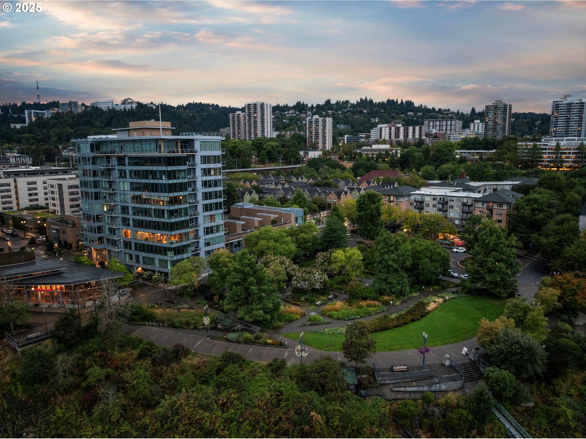 1900 S RIVER DR N402