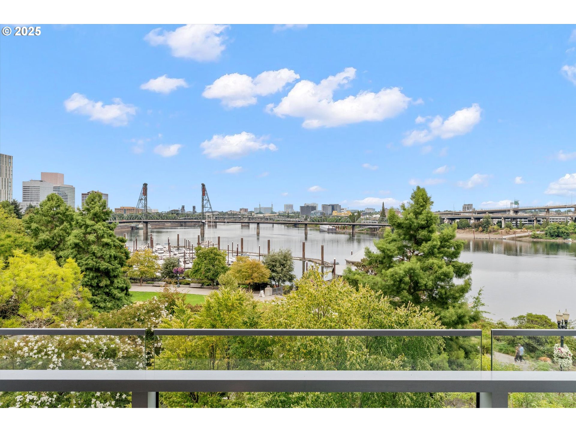 1900 S RIVER DR N402