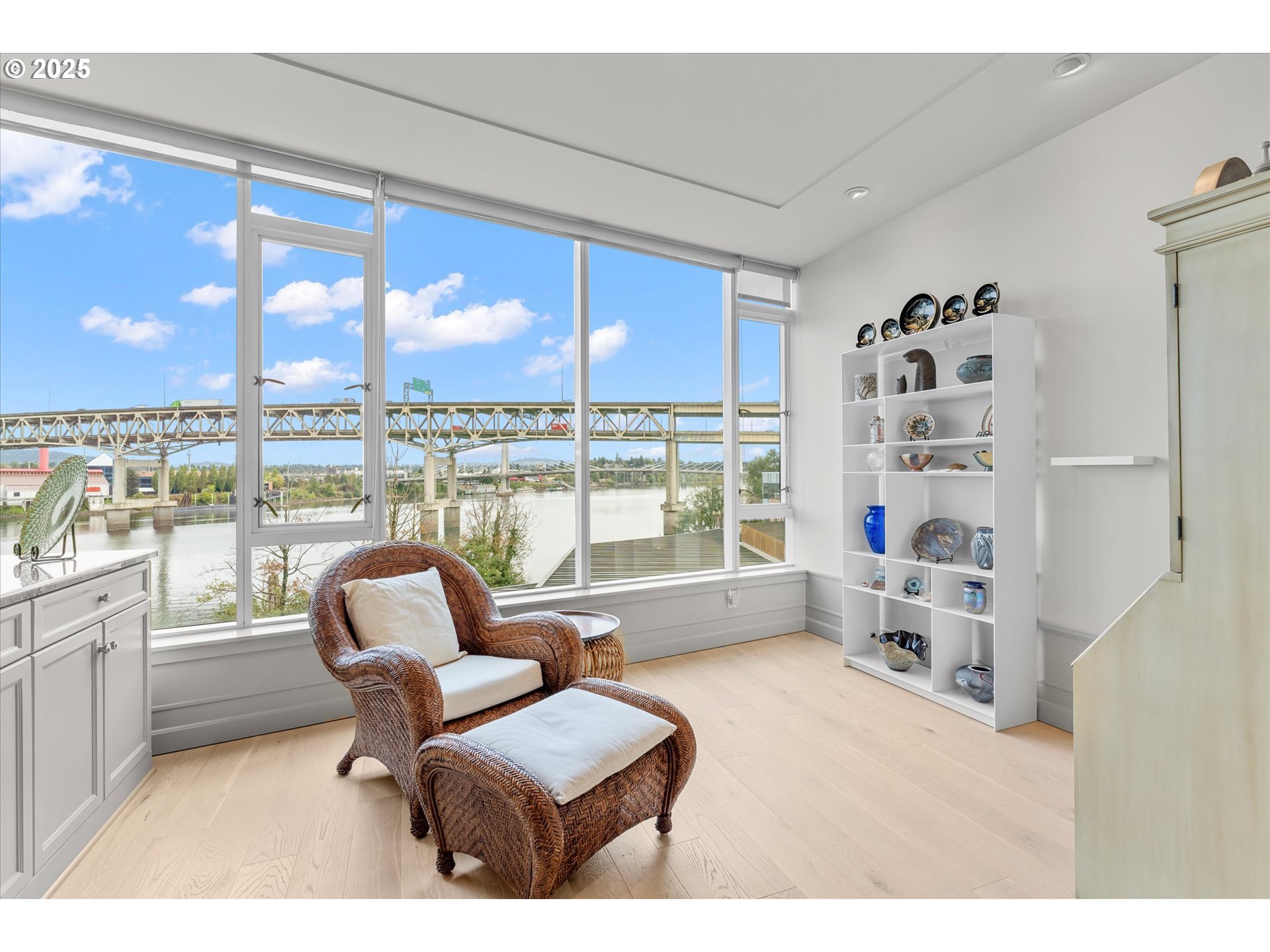 1900 S RIVER DR N402