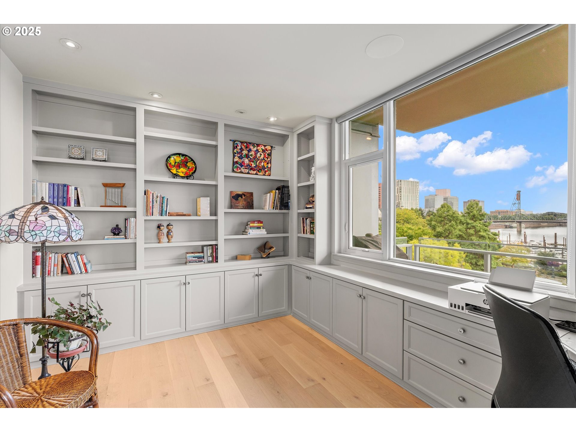 1900 S RIVER DR N402