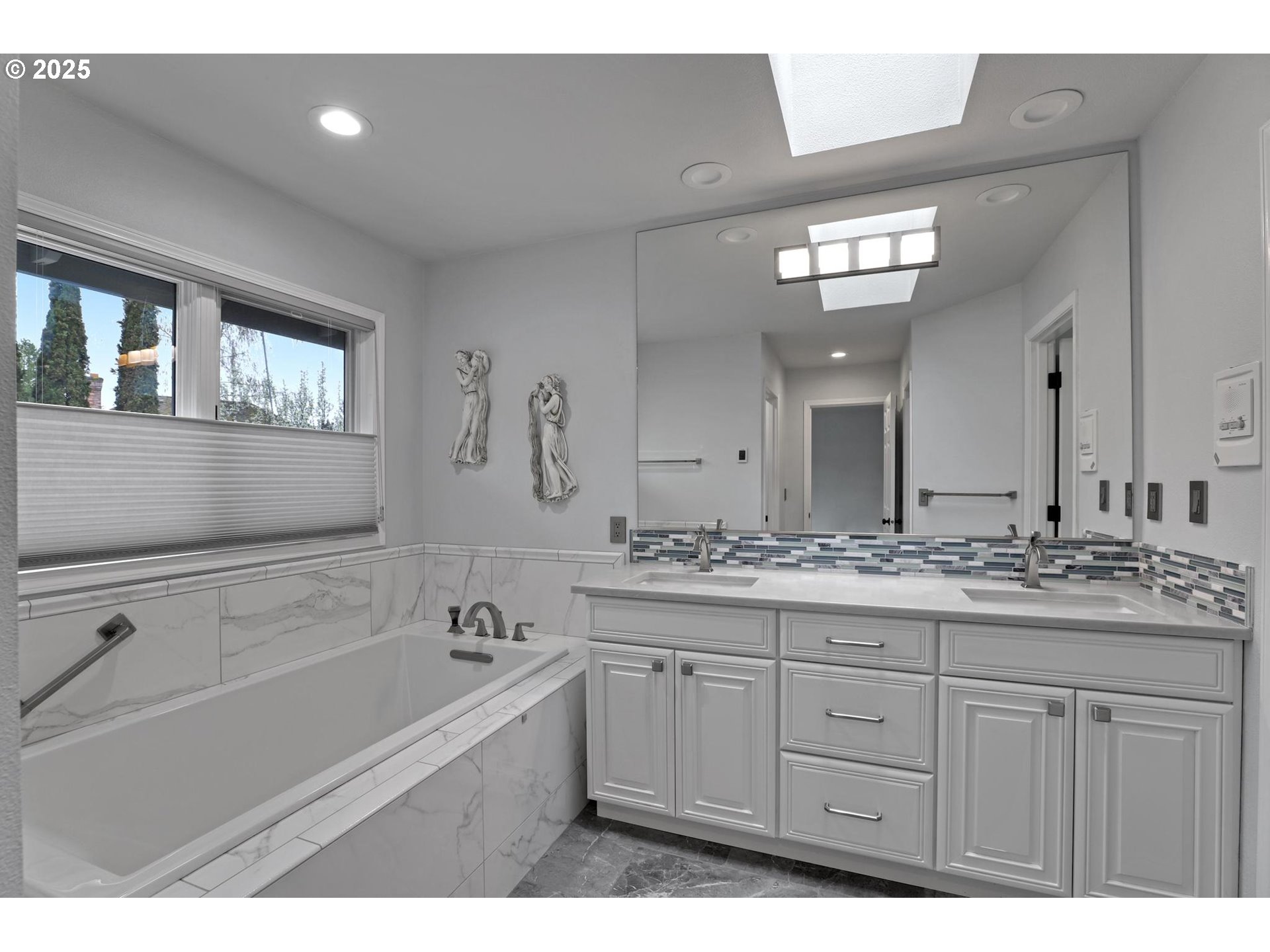 12720 NW CREEKSIDE DR