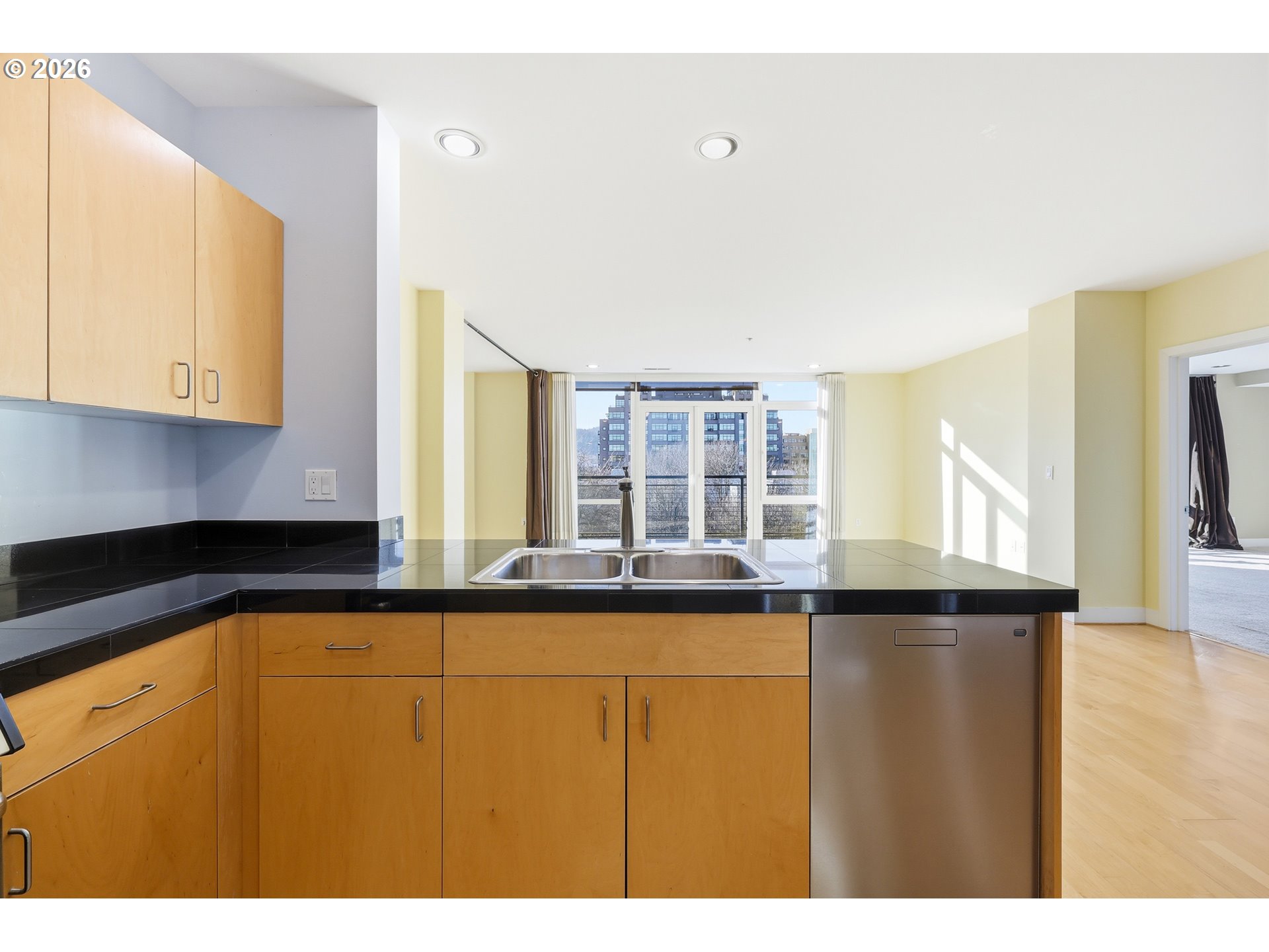 300 NW 8TH AVE 903-5