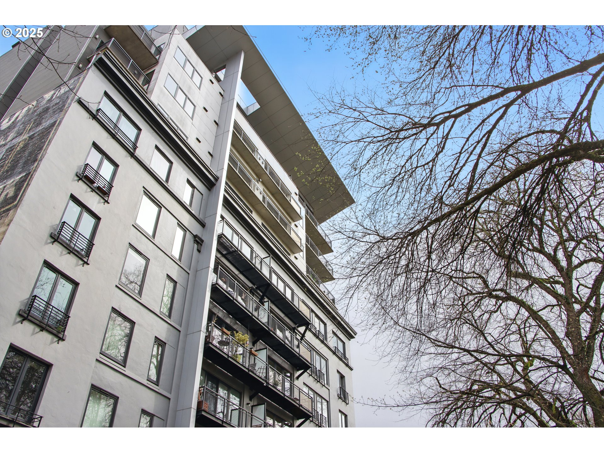 300 NW 8TH AVE 903-5