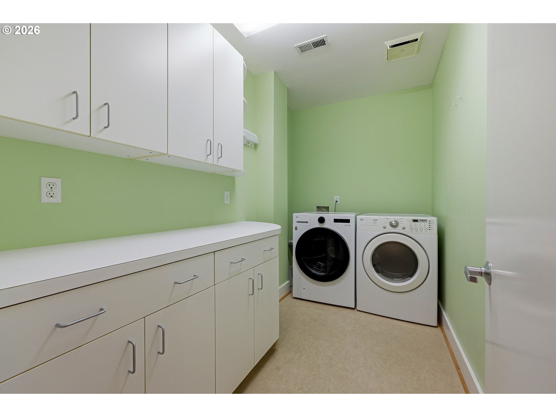 300 NW 8TH AVE 903-5