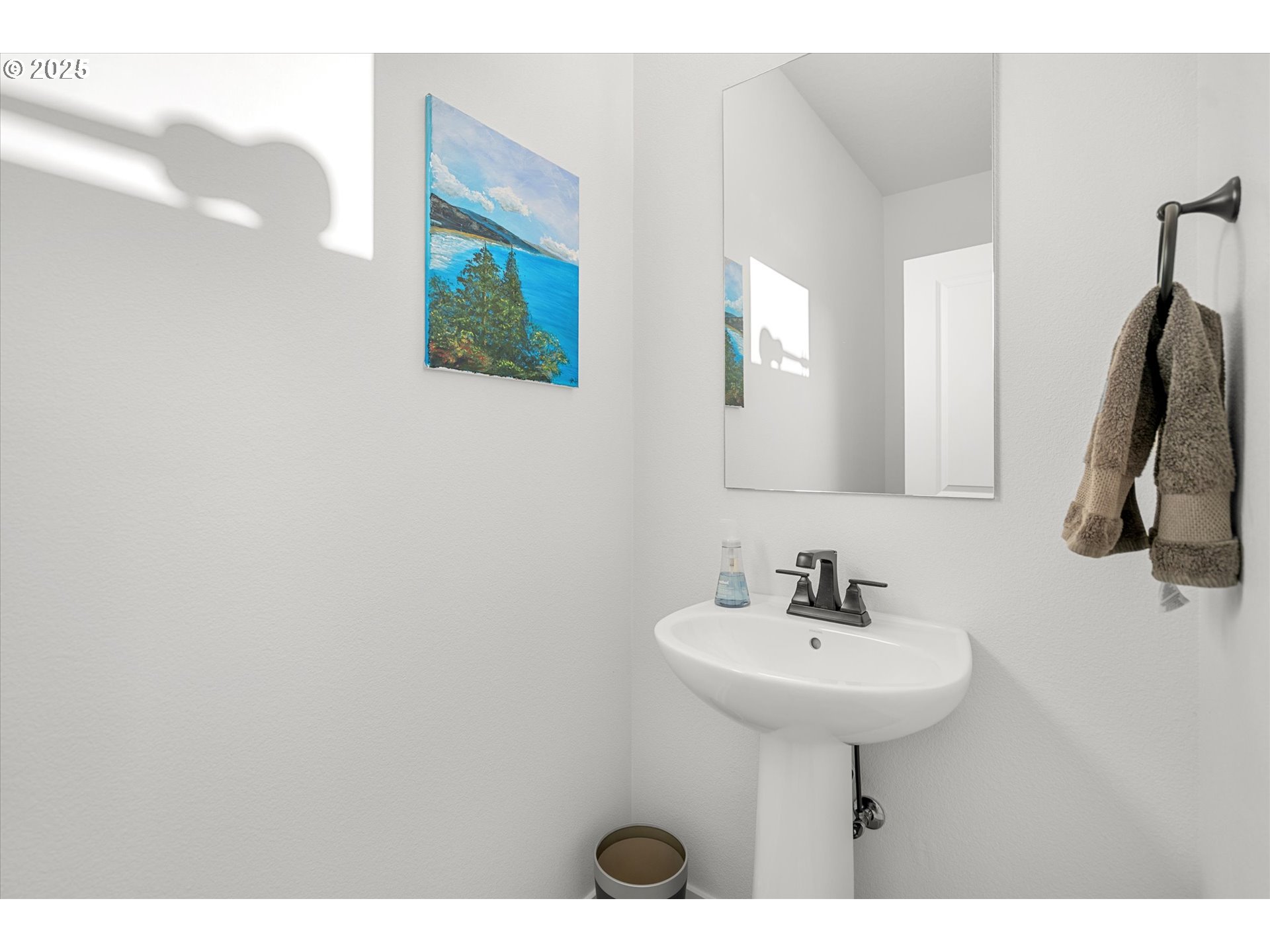 422 NE TIMBERLINE ST