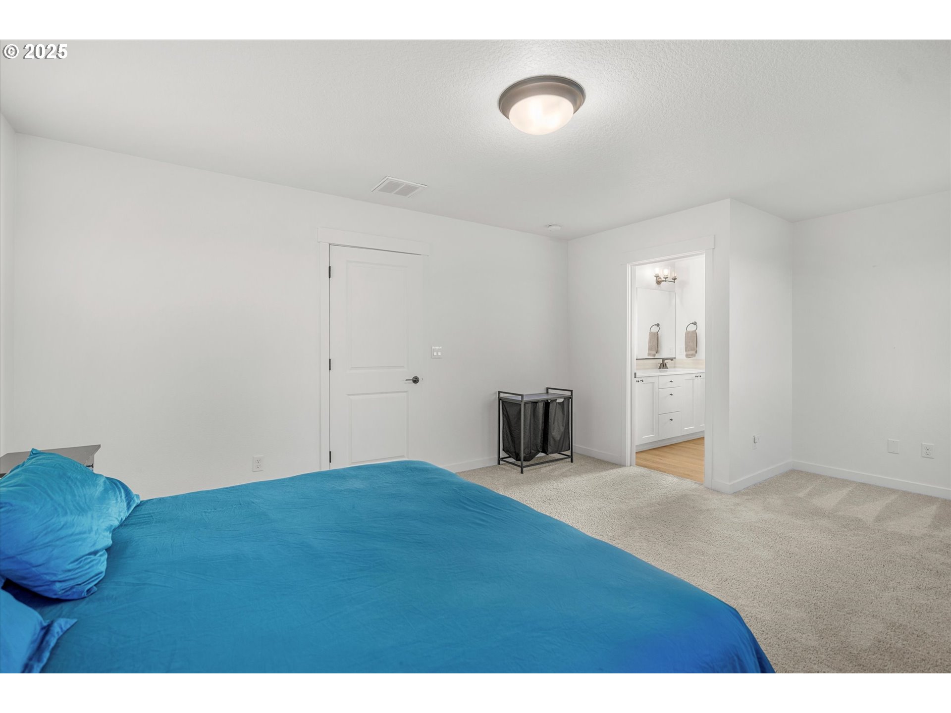 422 NE TIMBERLINE ST