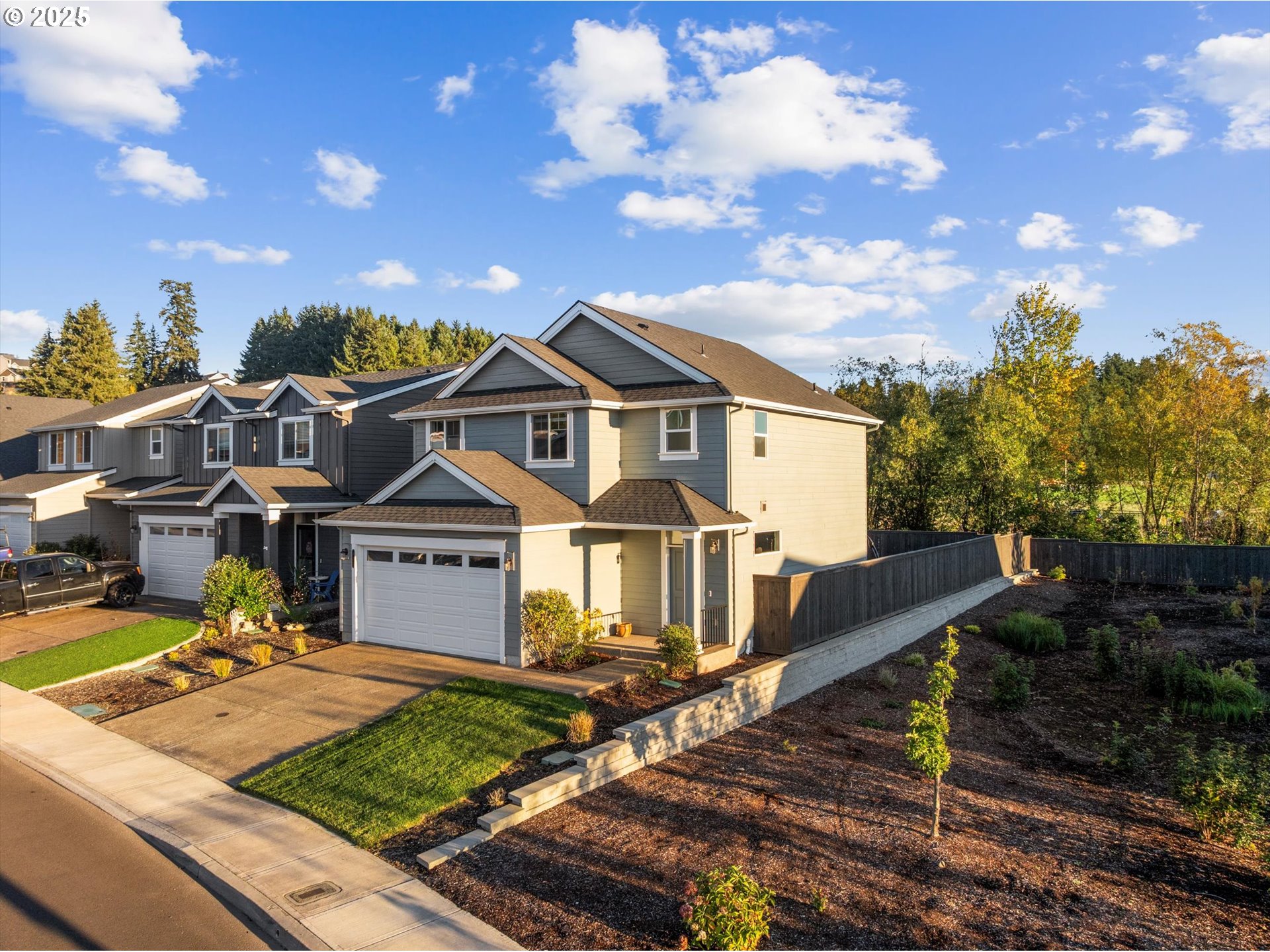 422 NE TIMBERLINE ST