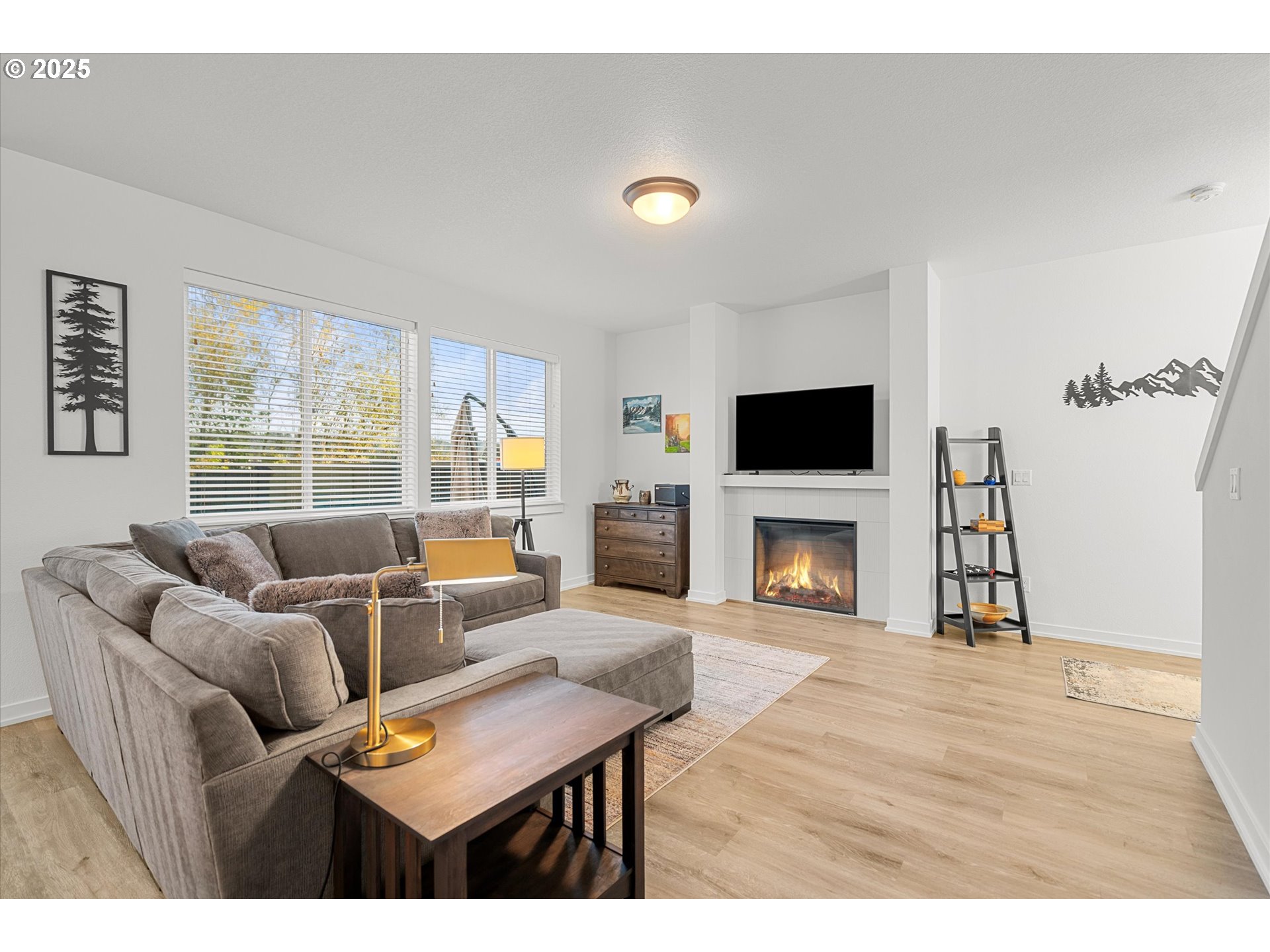 422 NE TIMBERLINE ST