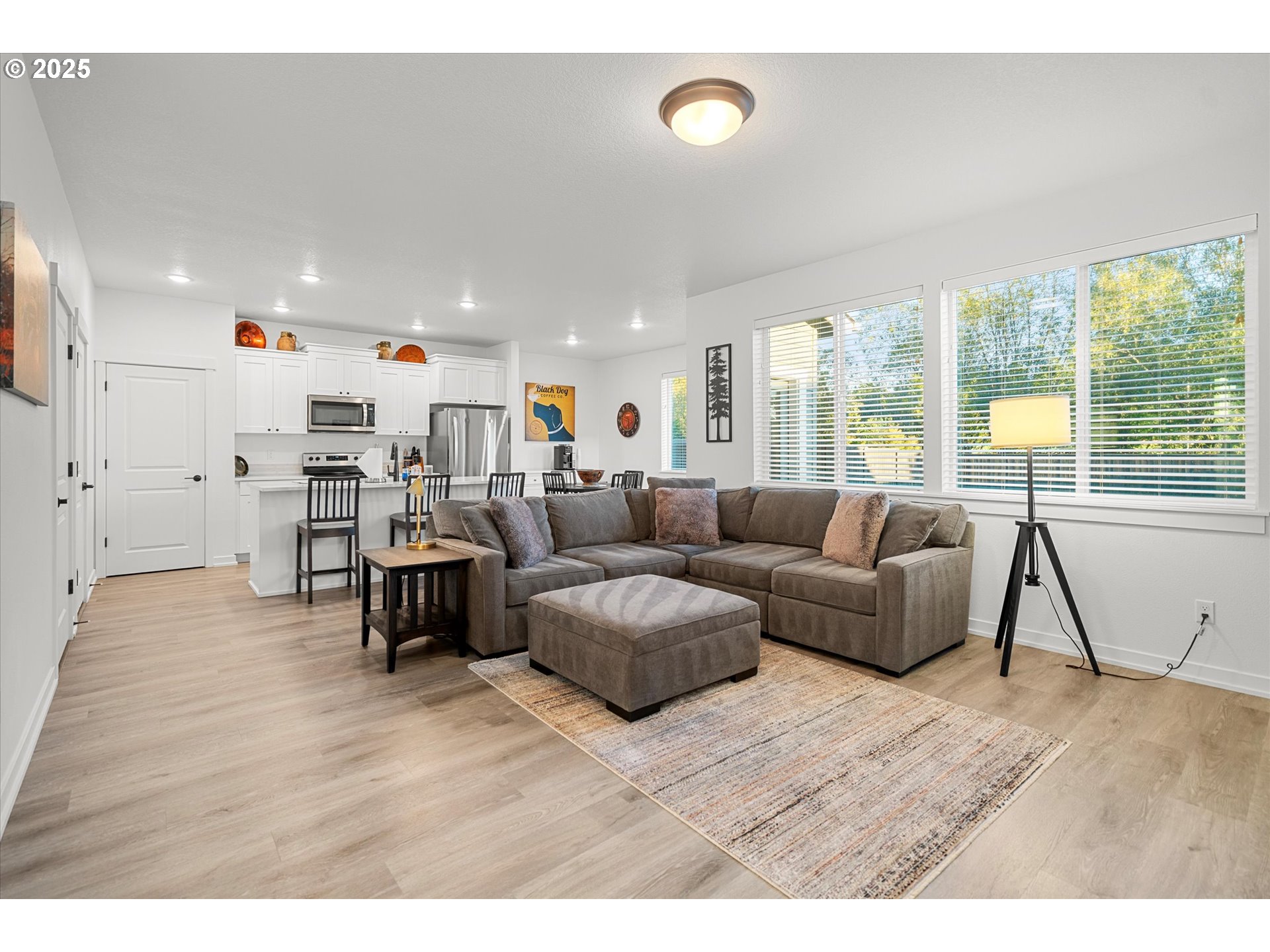 422 NE TIMBERLINE ST