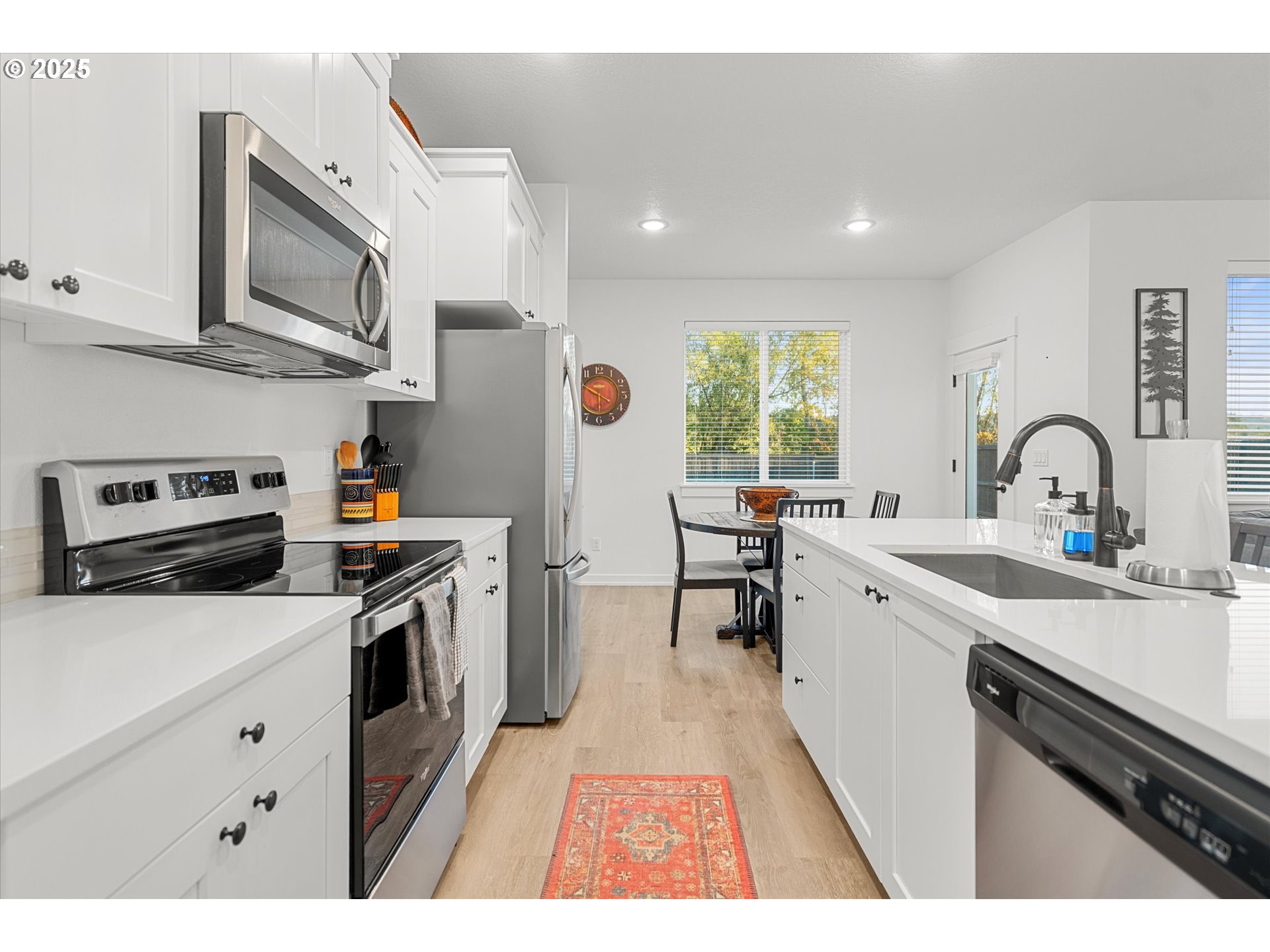 422 NE TIMBERLINE ST