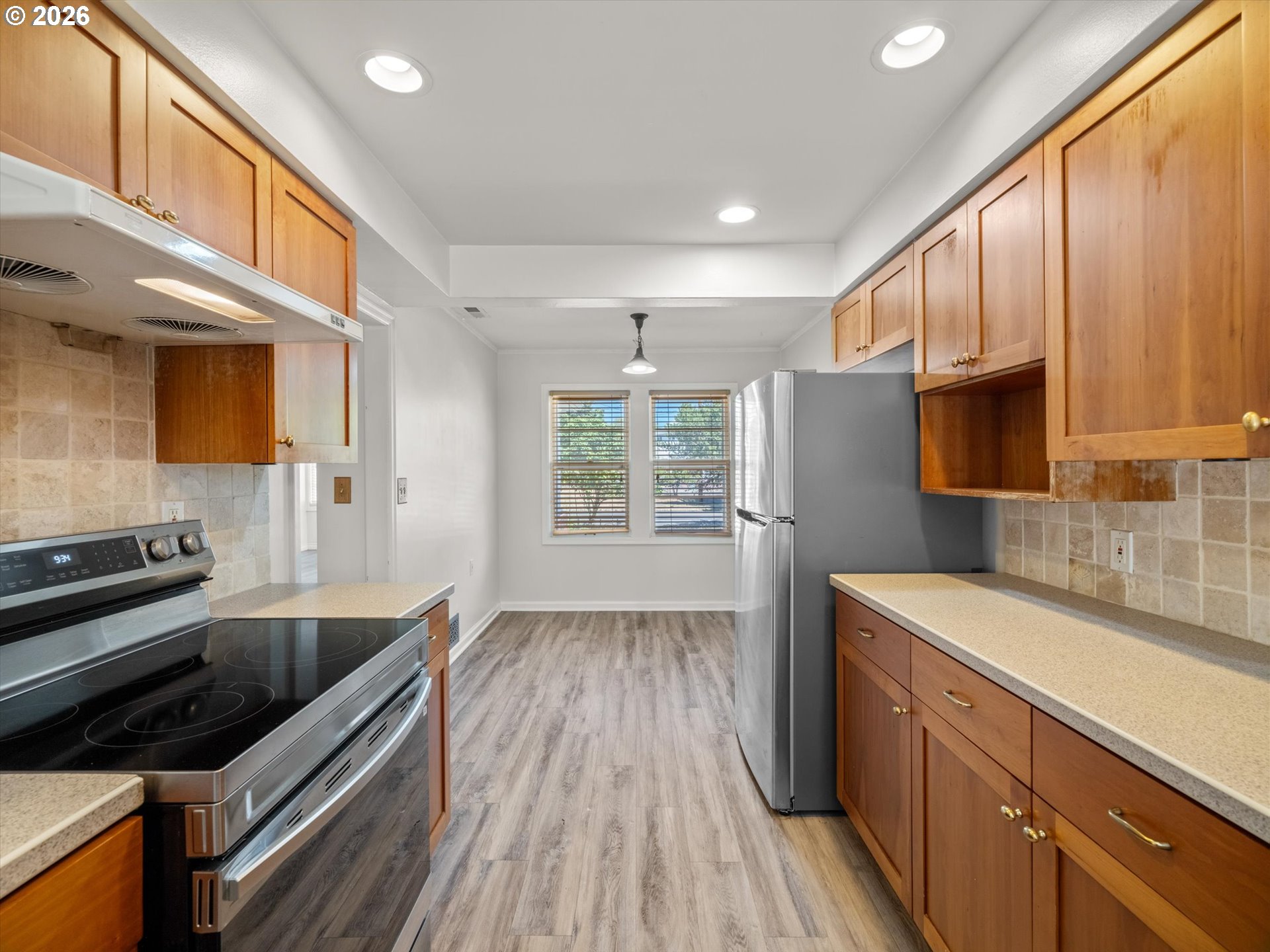 6144 N WILLAMETTE BLVD