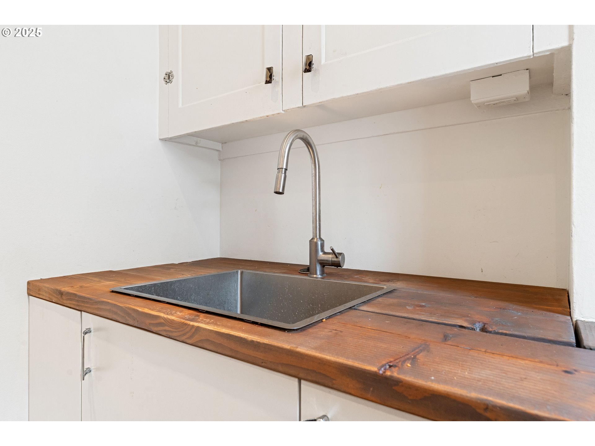 1811 NW COUCH ST 506