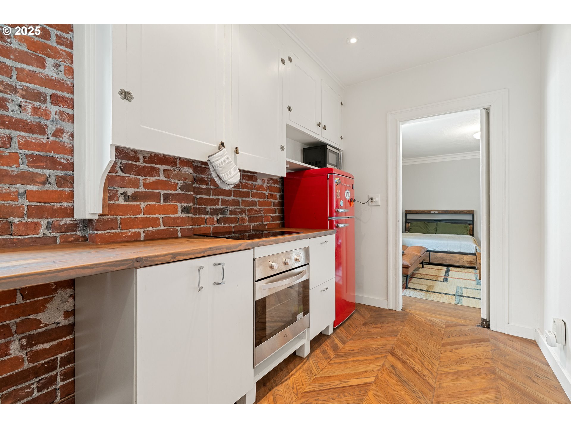 1811 NW COUCH ST 506