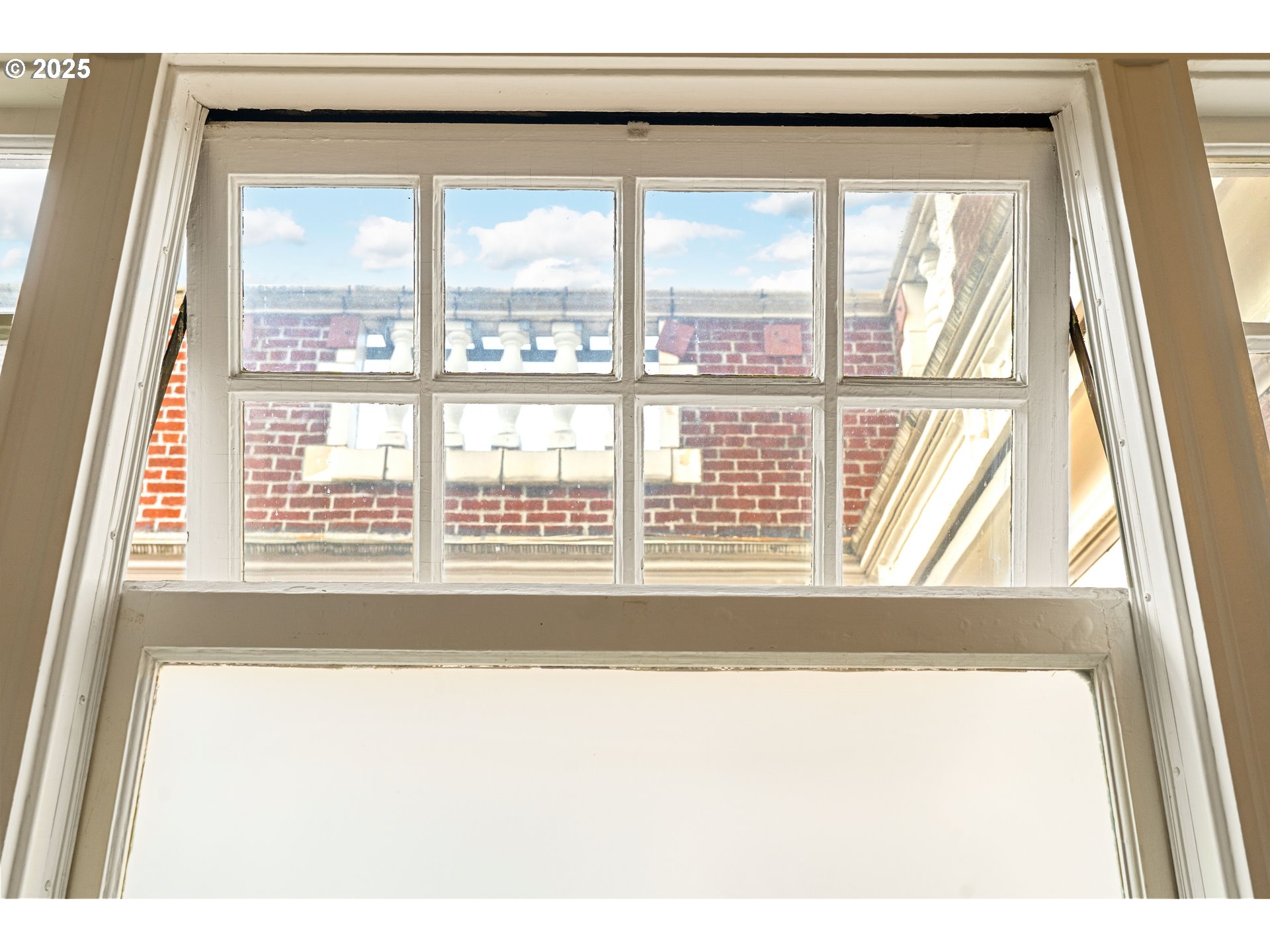 1811 NW COUCH ST 506