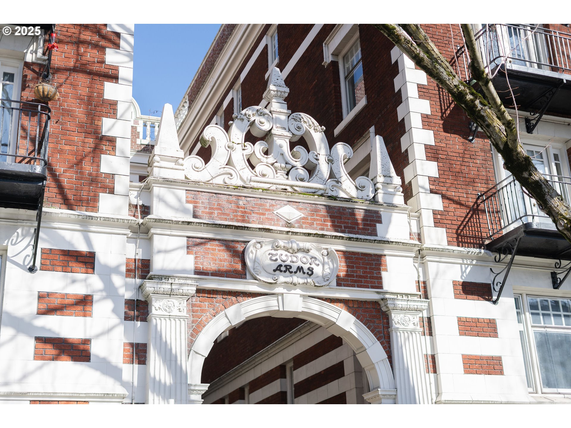 1811 NW COUCH ST 506