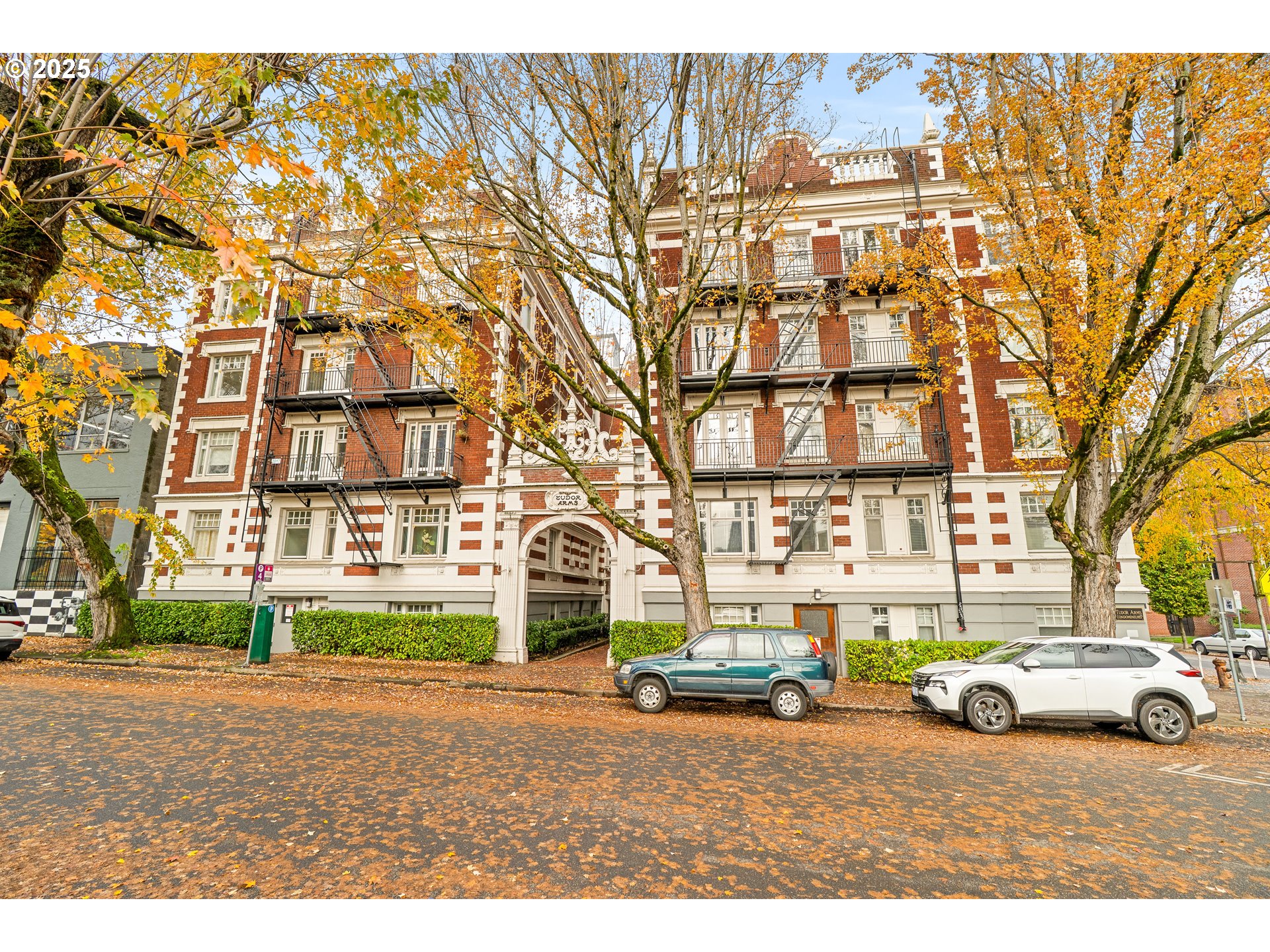 1811 NW COUCH ST 506