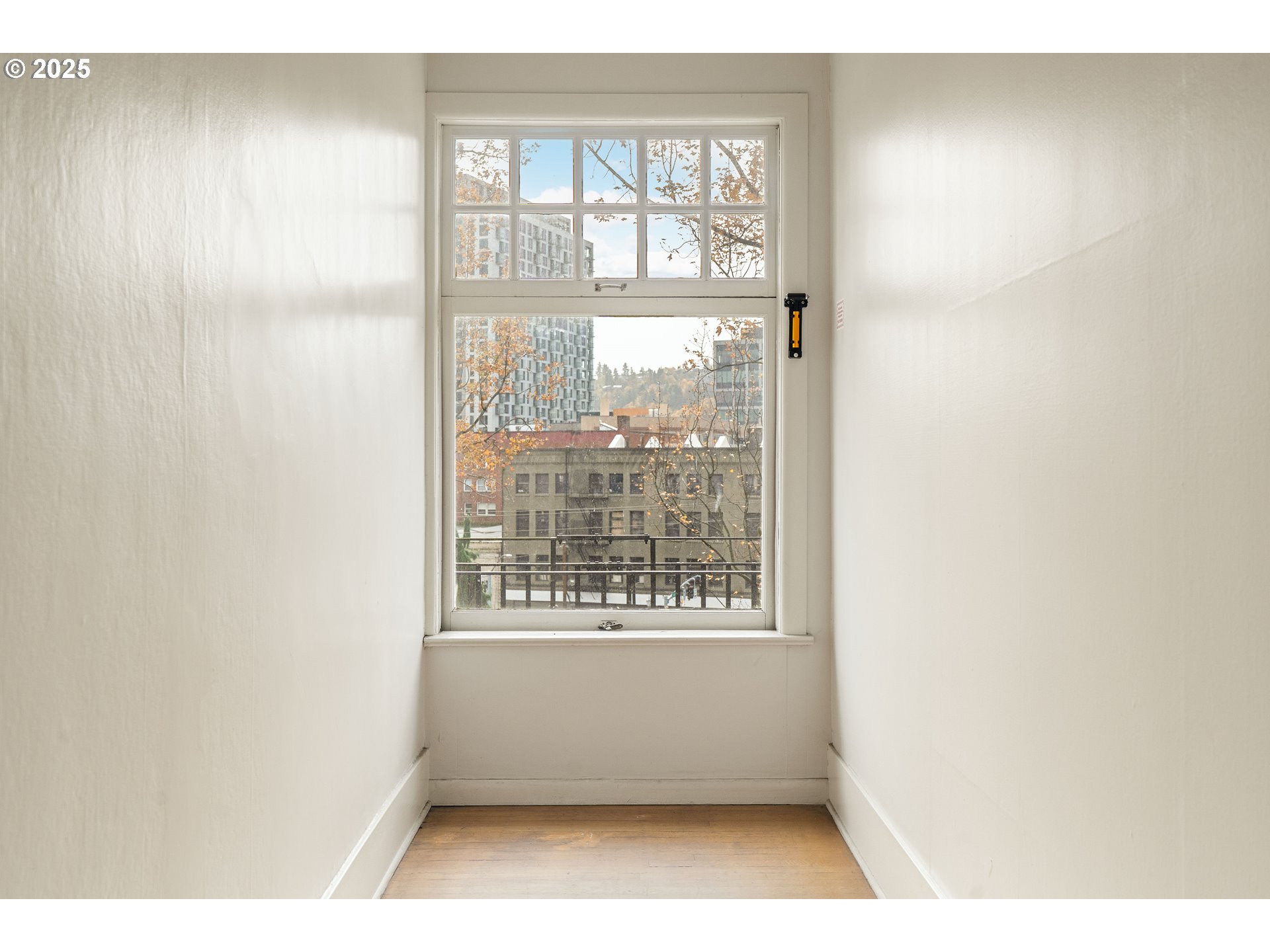 1811 NW COUCH ST 506