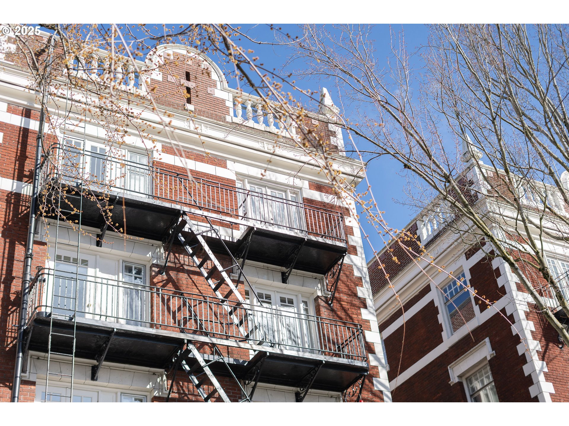 1811 NW COUCH ST 506