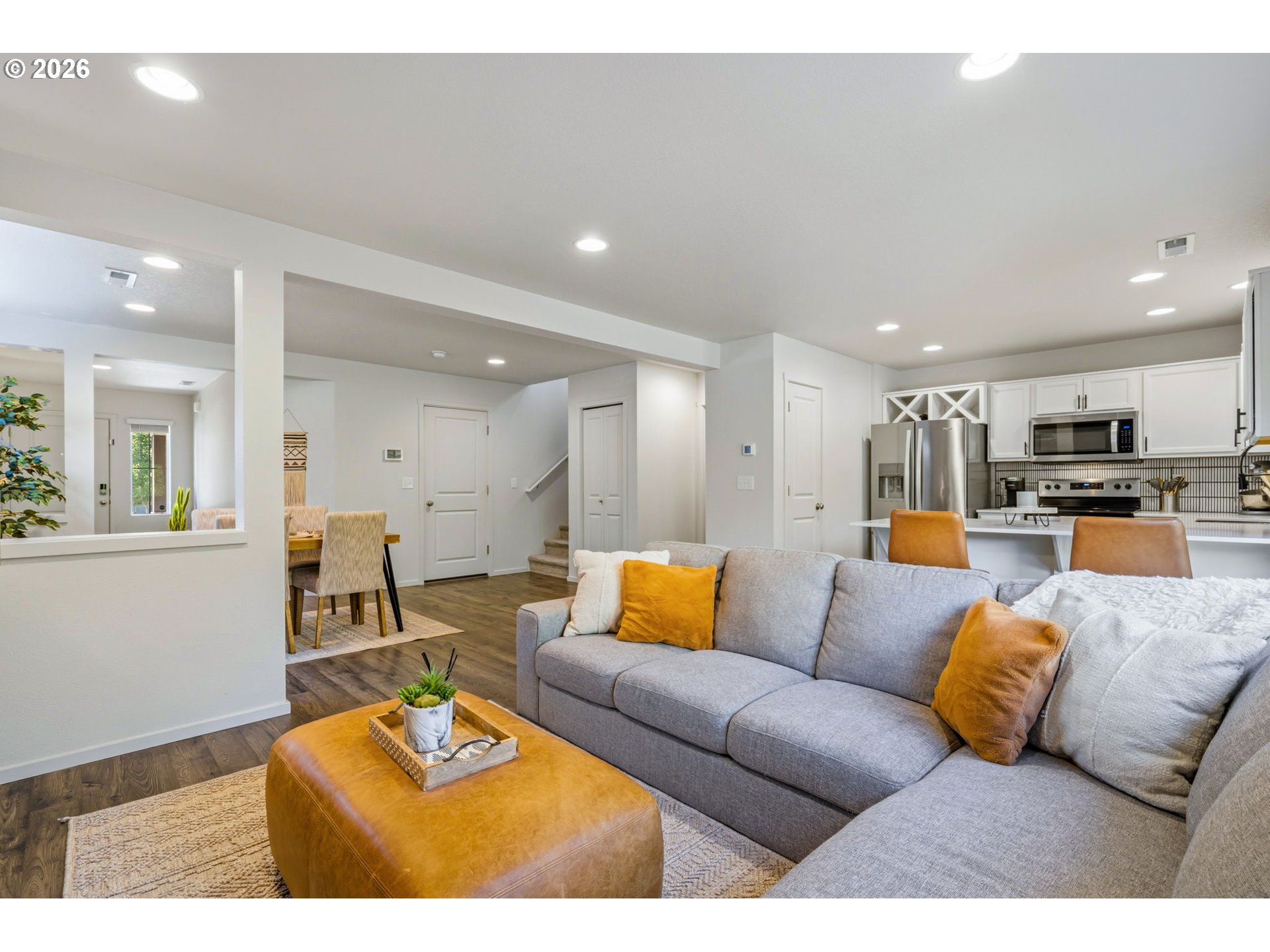 2100 S MEADOWLARK LOOP