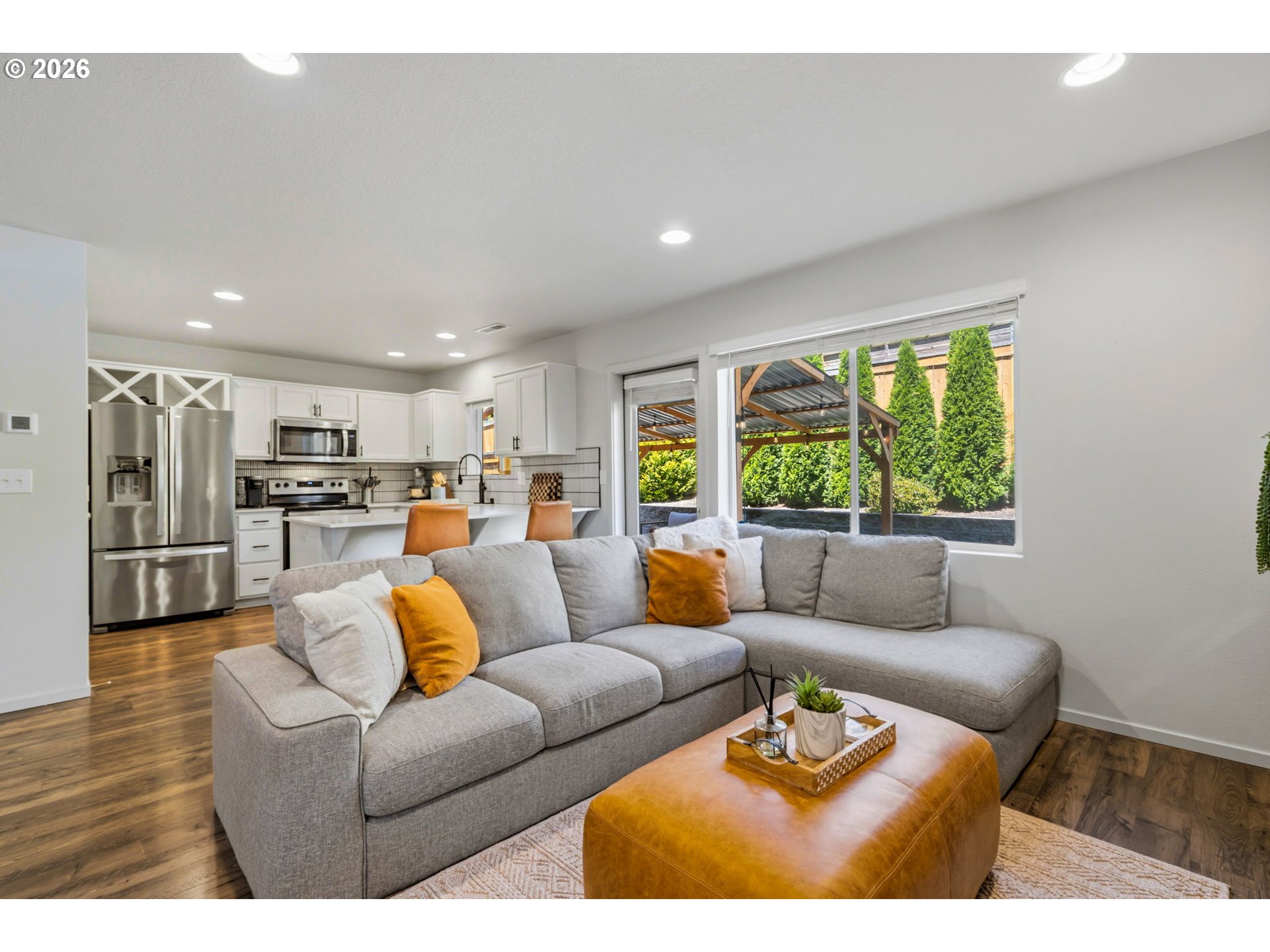 2100 S MEADOWLARK LOOP