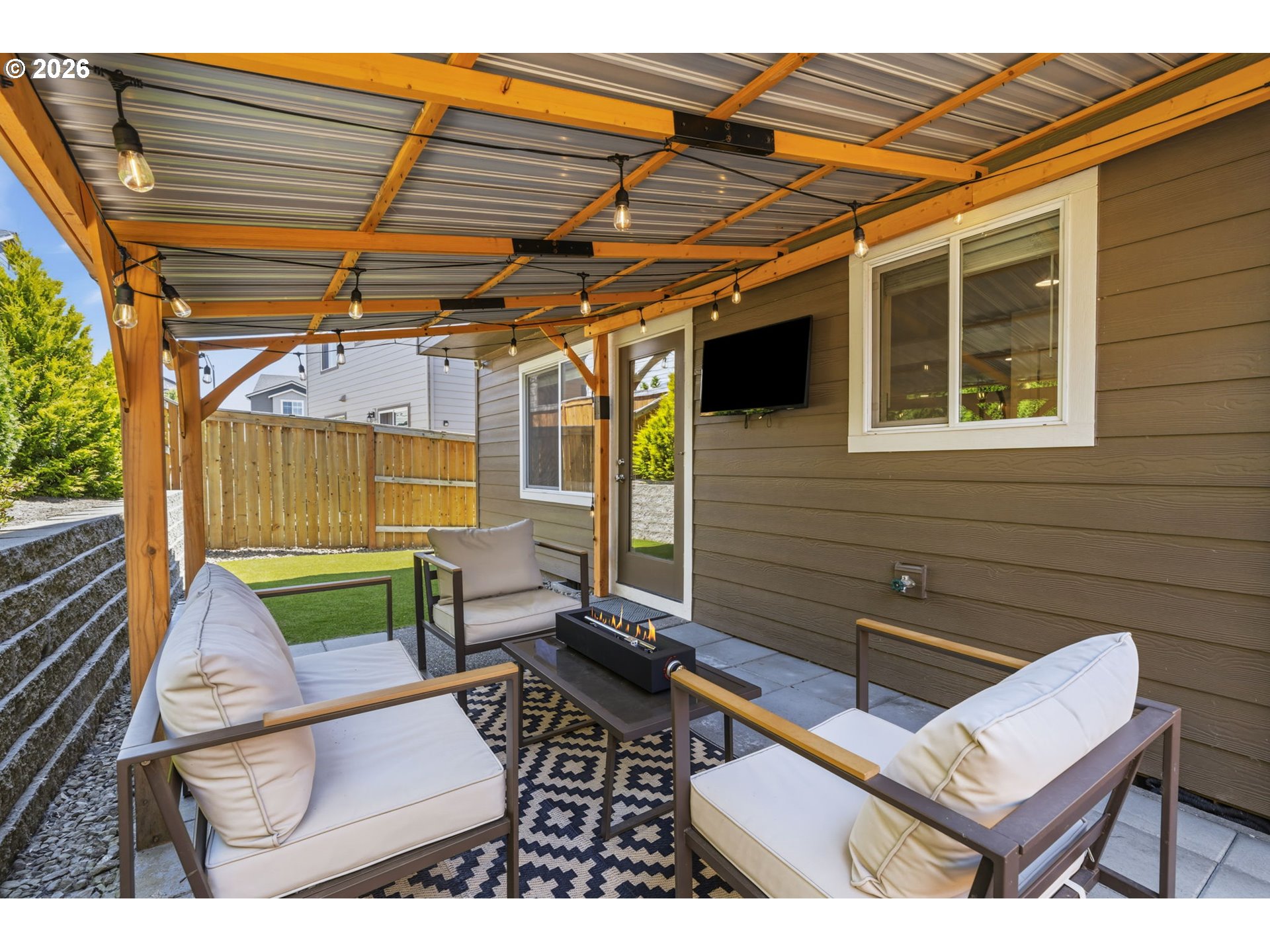 2100 S MEADOWLARK LOOP