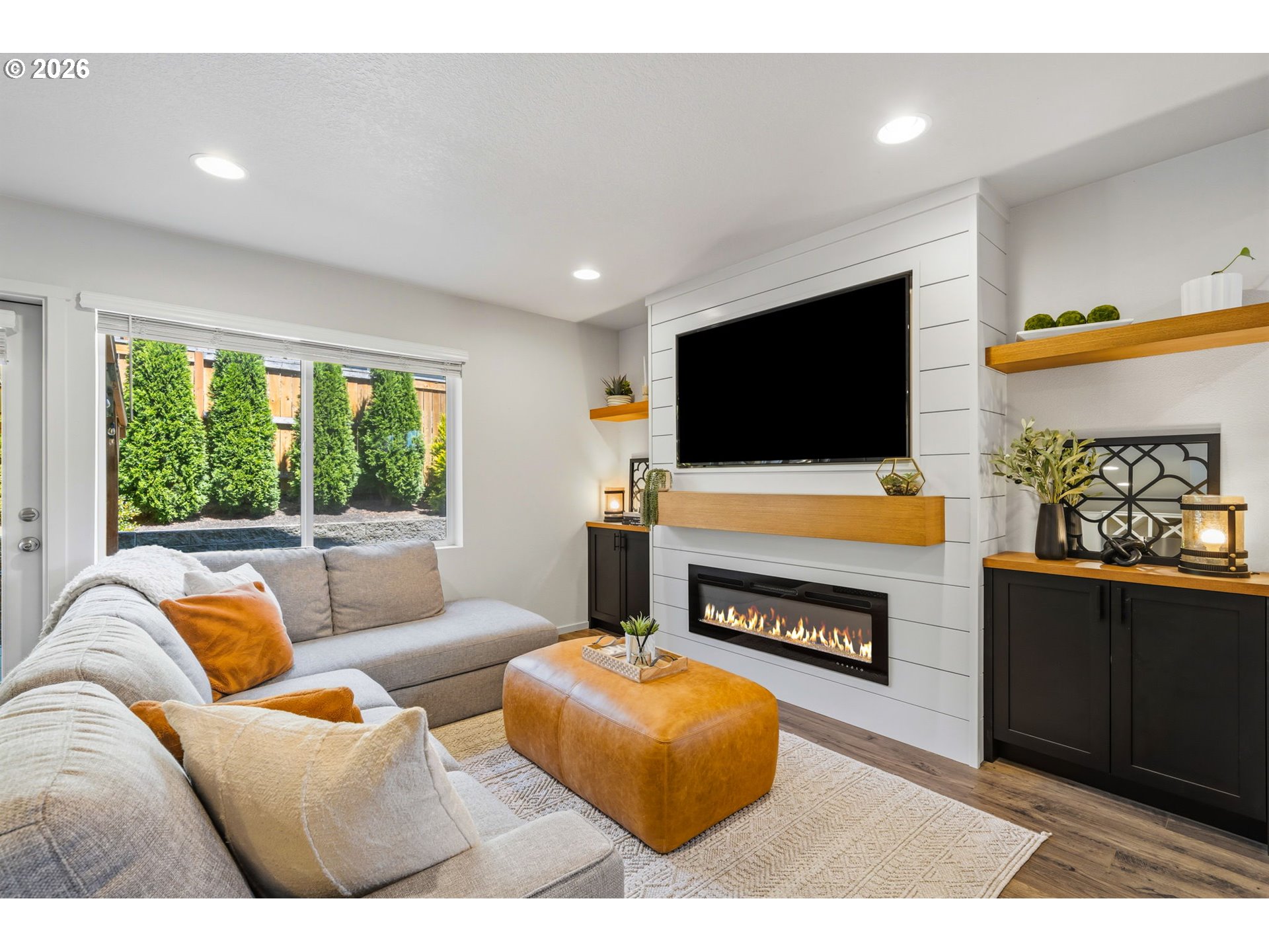 2100 S MEADOWLARK LOOP