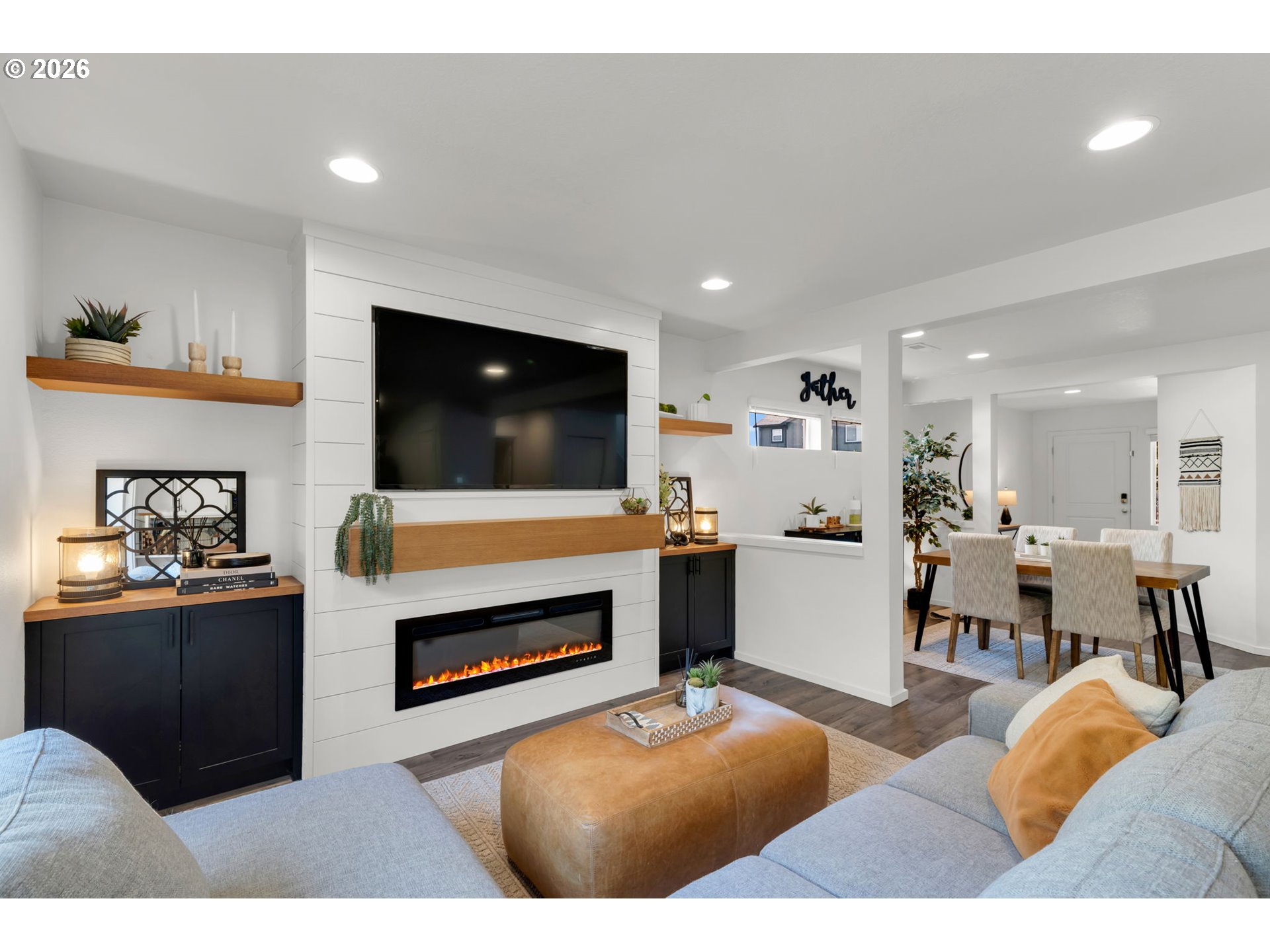 2100 S MEADOWLARK LOOP