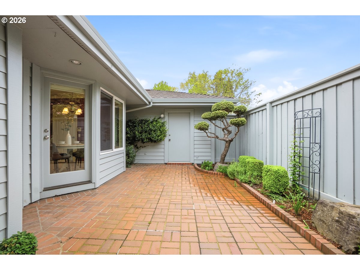 7287 SW ARBOR LAKE DR