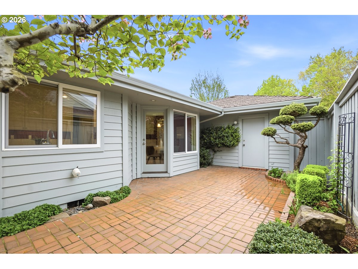 7287 SW ARBOR LAKE DR