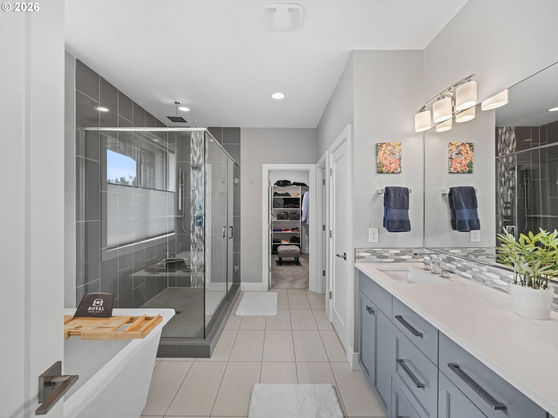 12061 NW LEVI LN