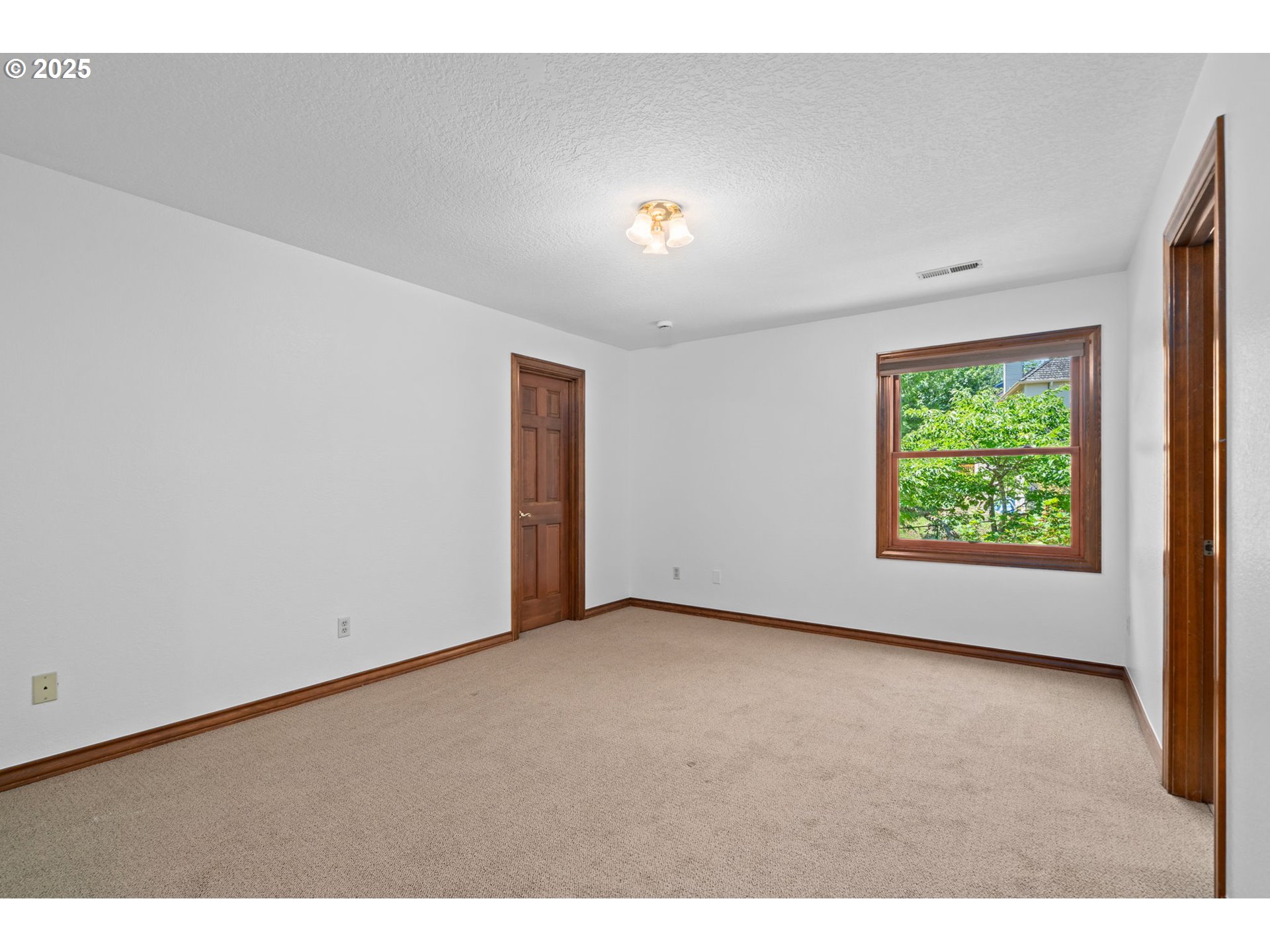 10670 NW LA CASSEL CREST LN