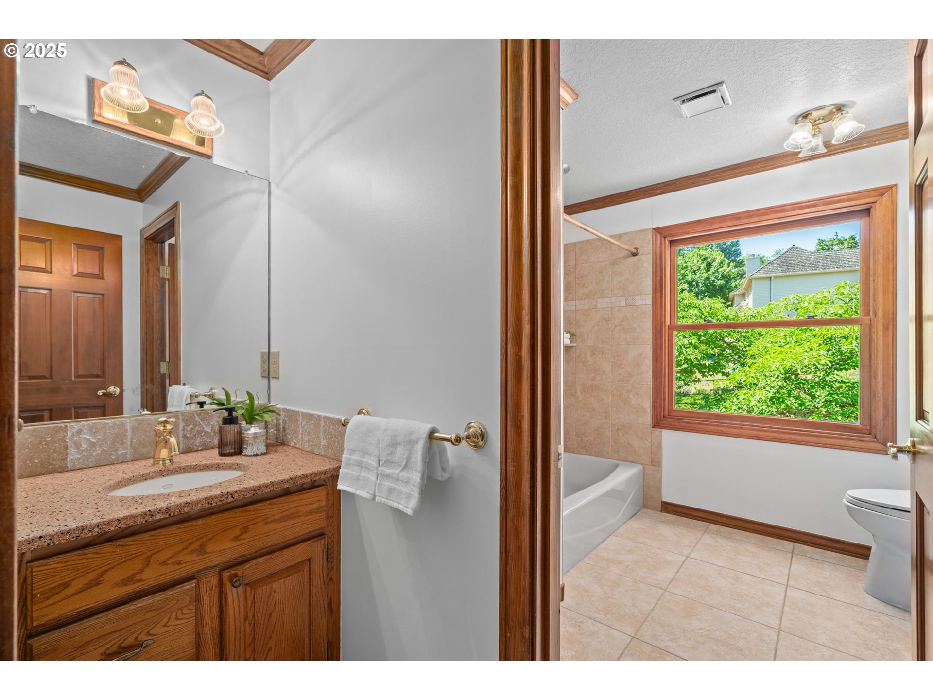 10670 NW LA CASSEL CREST LN